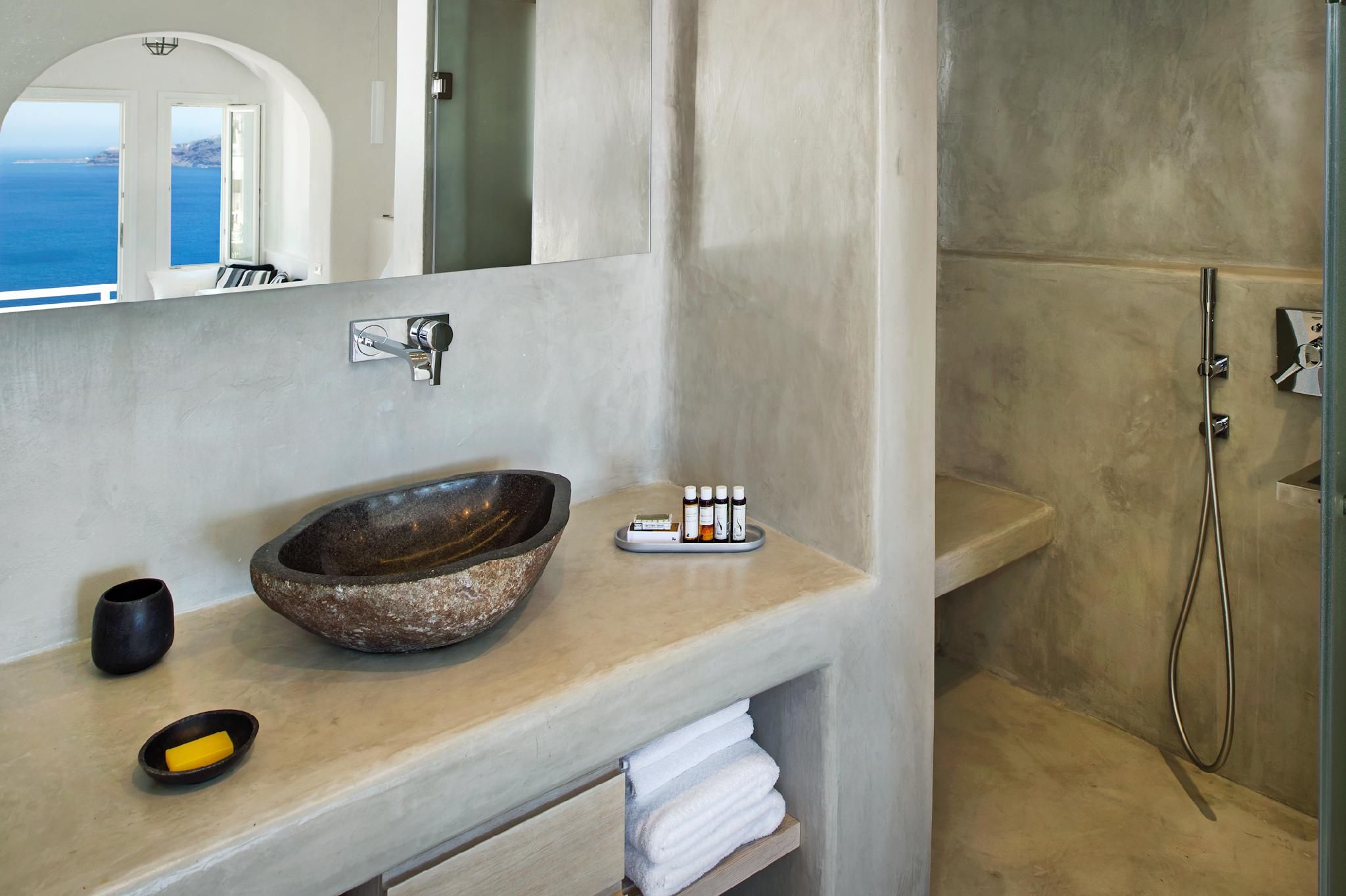 Honeymoon Suite with Private Outdoor Jacuzzi