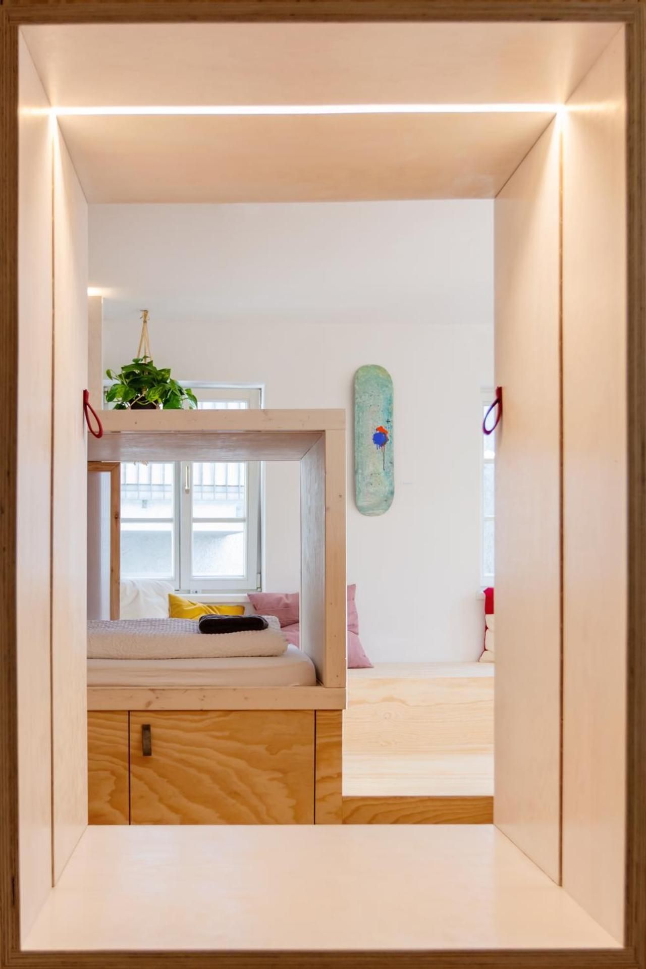 Single Bed in 6 Bed Mixed Dormitory Room