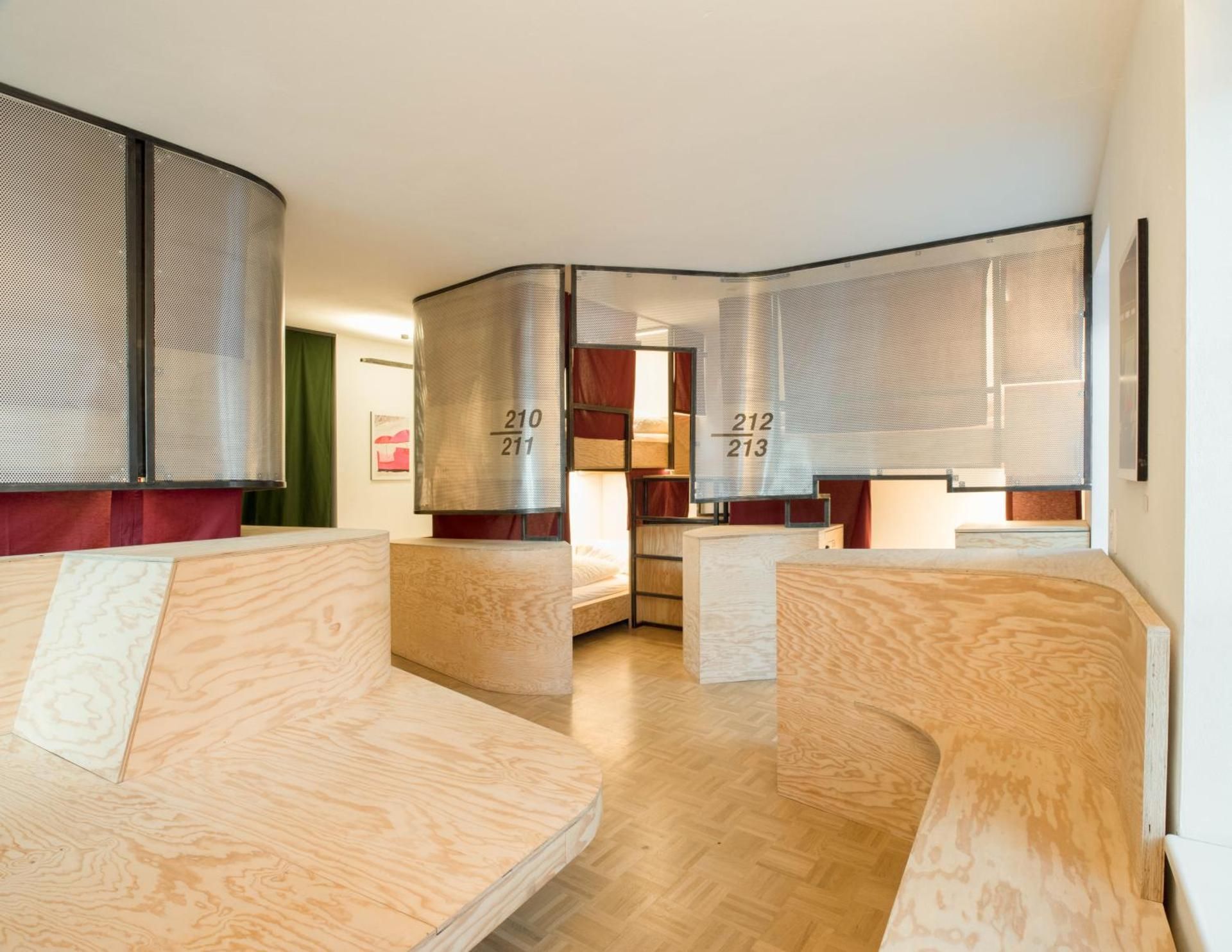 Single Bed in 10 Bed Mixed Dormitory Room