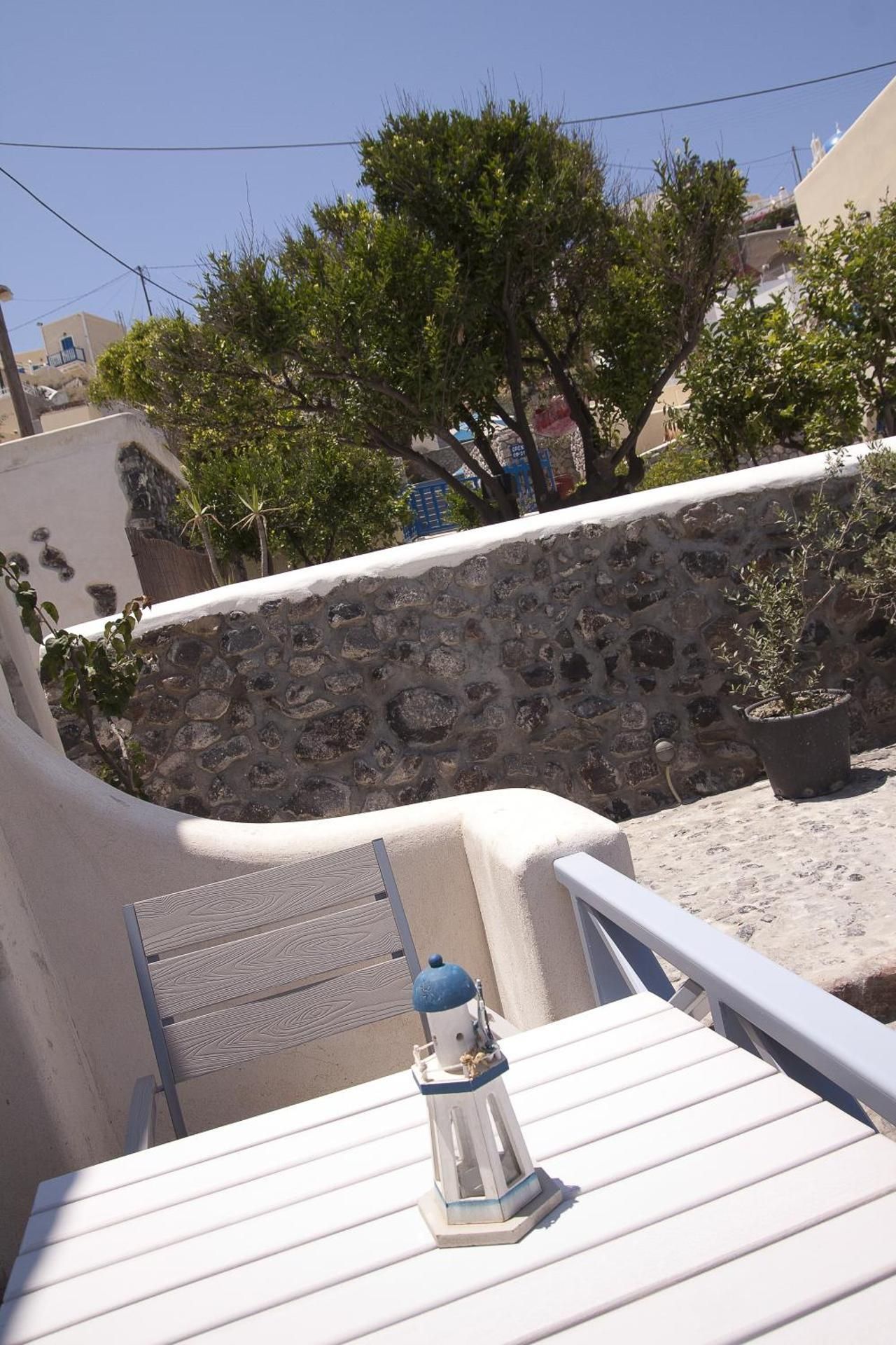 Double Cave Room-Tholos