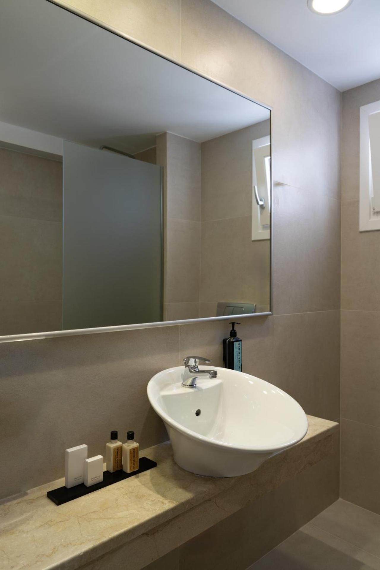 Junior Suite with Shared Swimming Pool