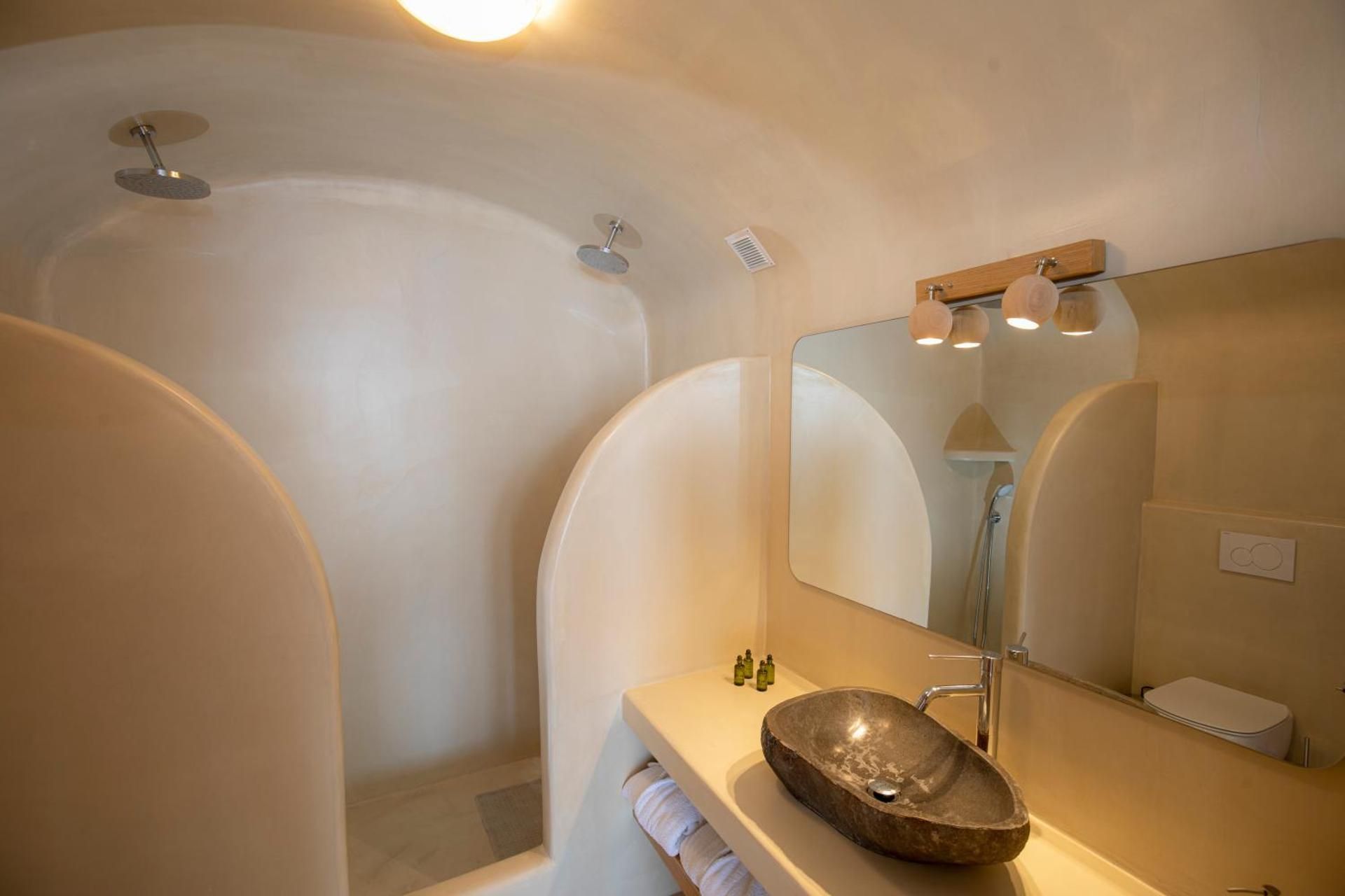 Cave Studio with Caldera View
