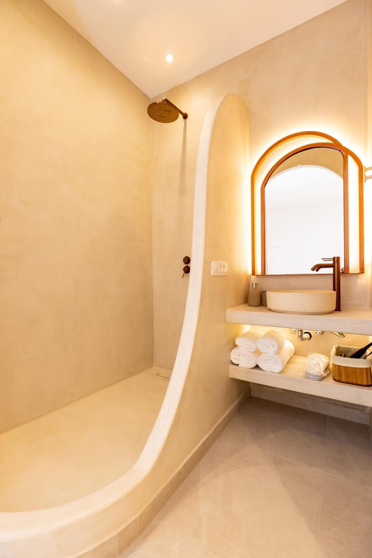 Suite with Hot Tub