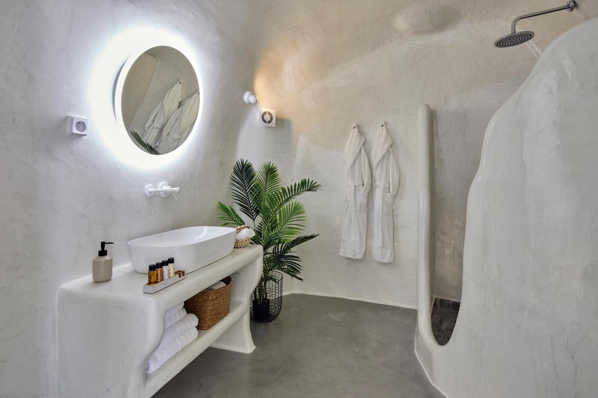 Exclusive Suite with Heated Private Pool