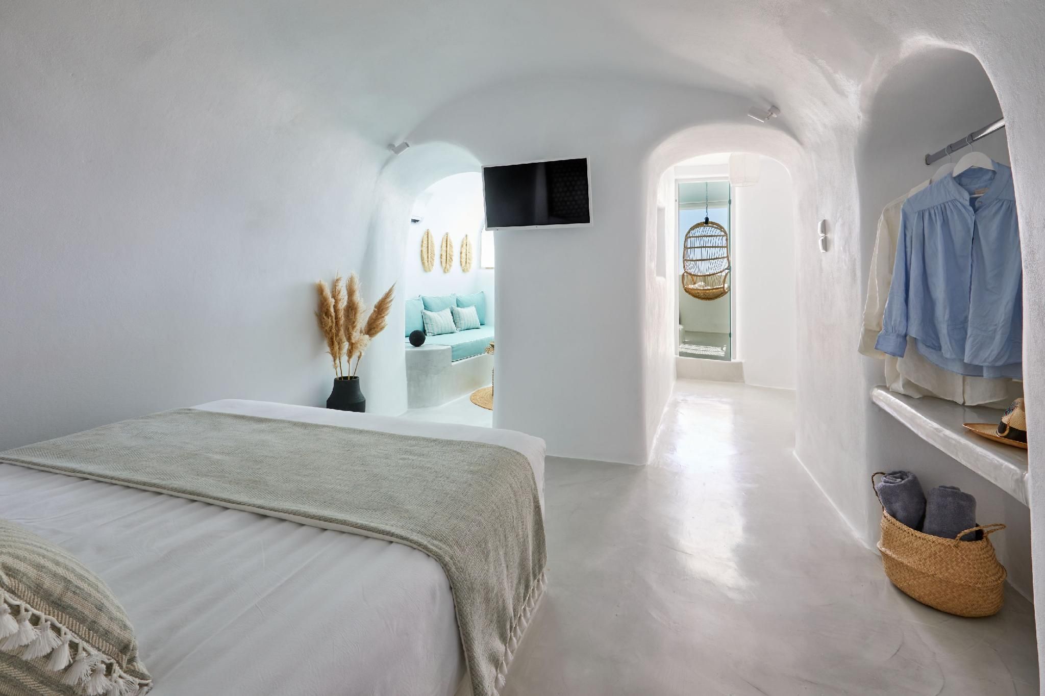 Honeymoon Suite with Indoor Jacuzzi