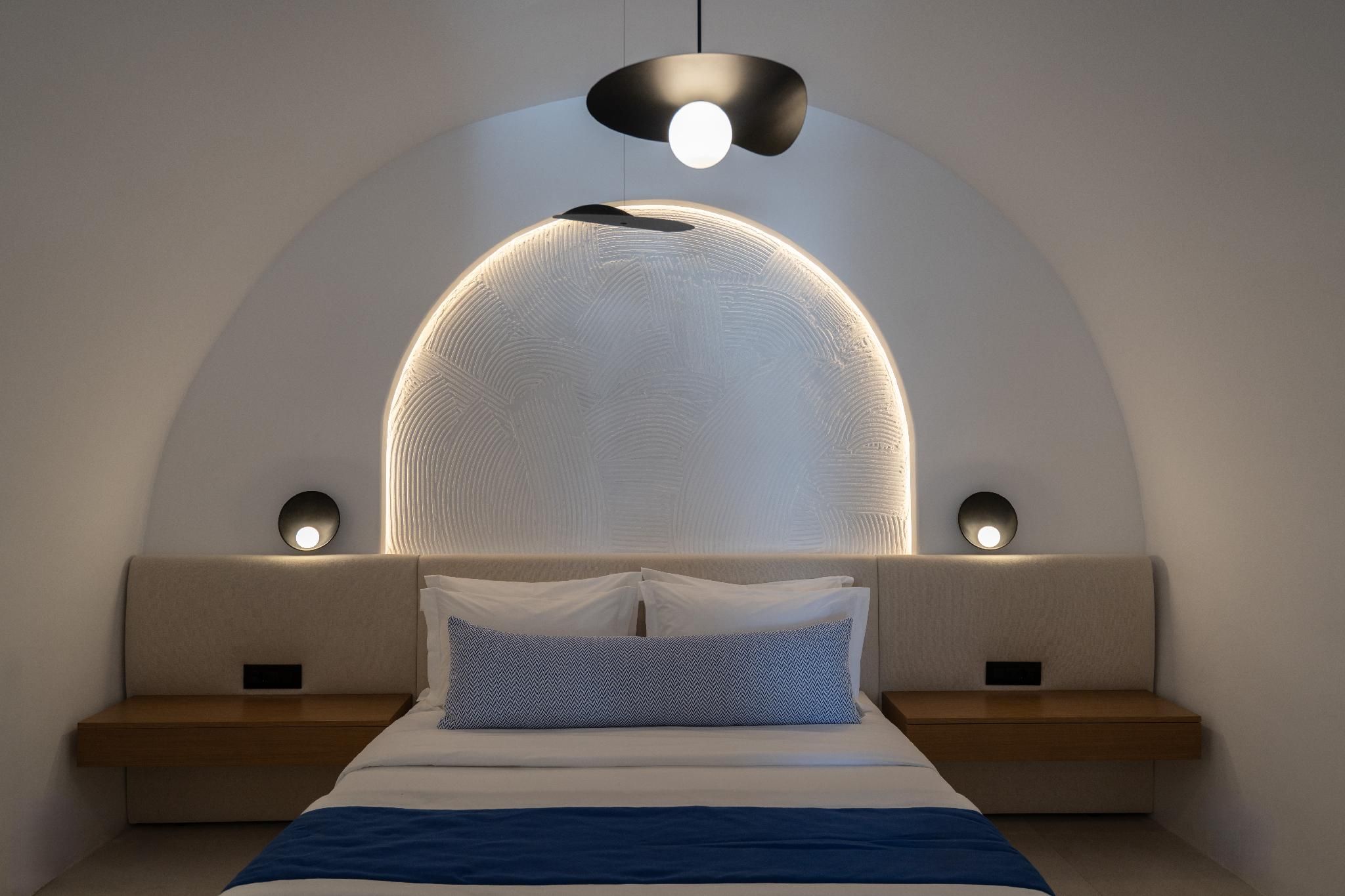 You and Me Cove with Outdoor Heated Plunge Pool