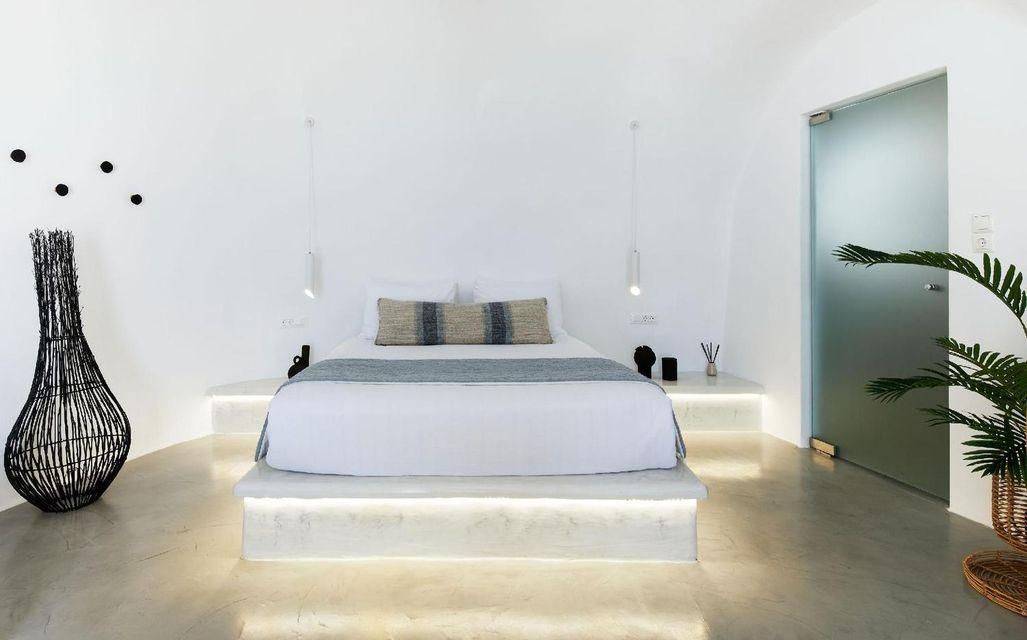 Exclusive Suite with Heated Private Pool and Sea View