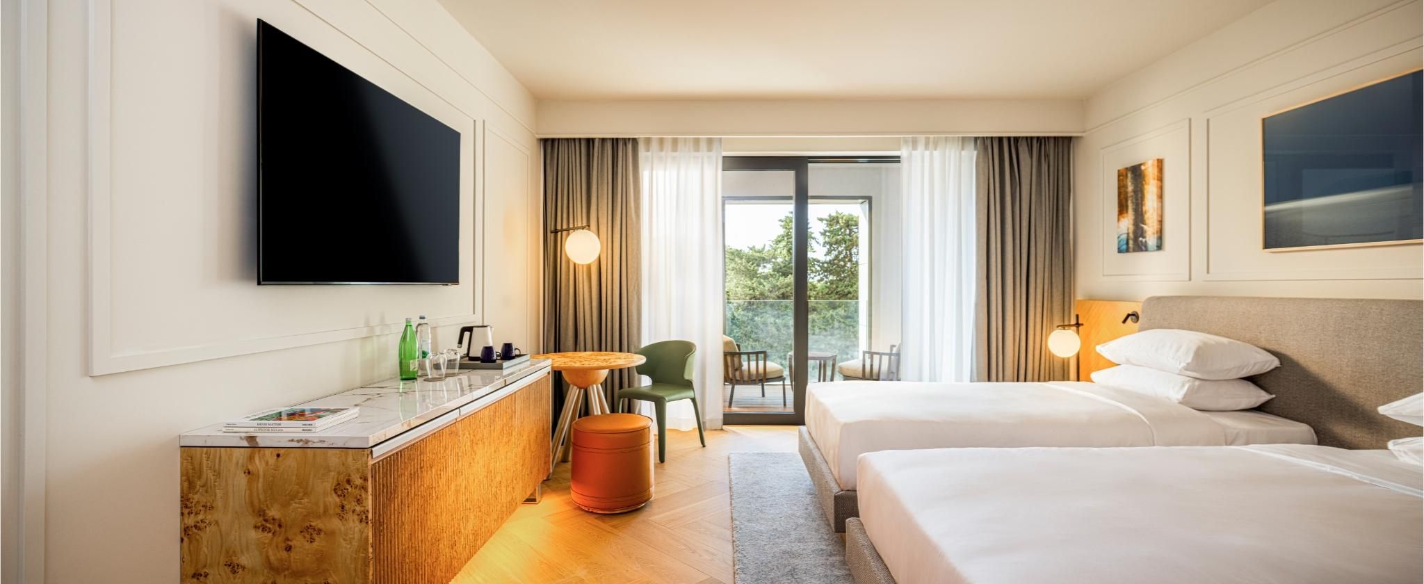 2 Twin Beds With Balcony Deluxe