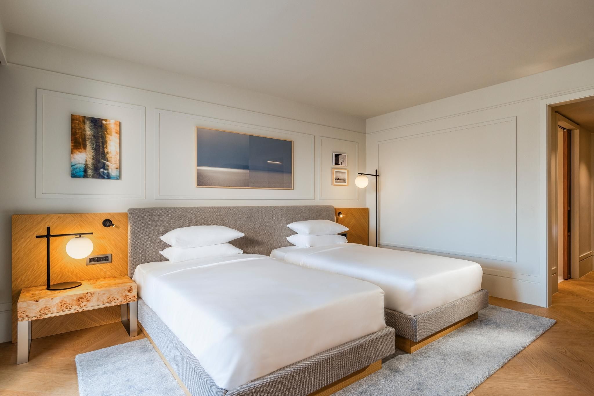 2 Twin Beds With Balcony Deluxe