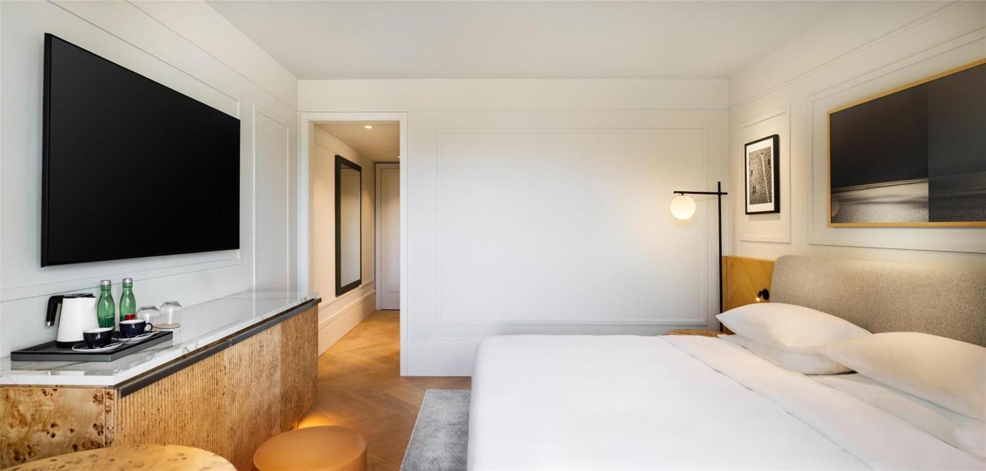 Hyatt Regency Zadar Deluxe Room with One King Bed and Balcony 2