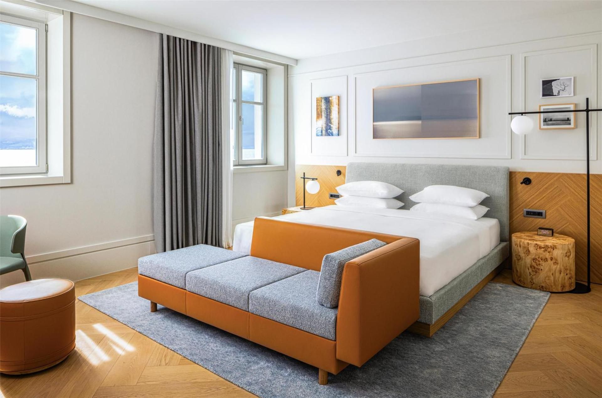 1 King Bed Sea View