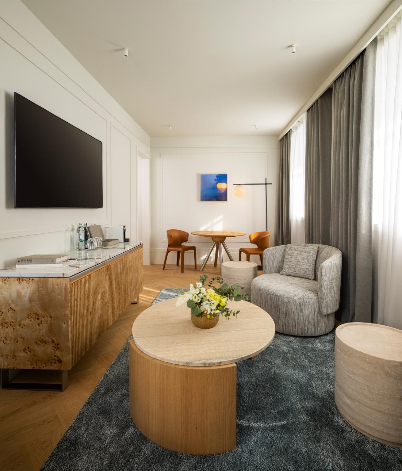 Regency Corner View Suite