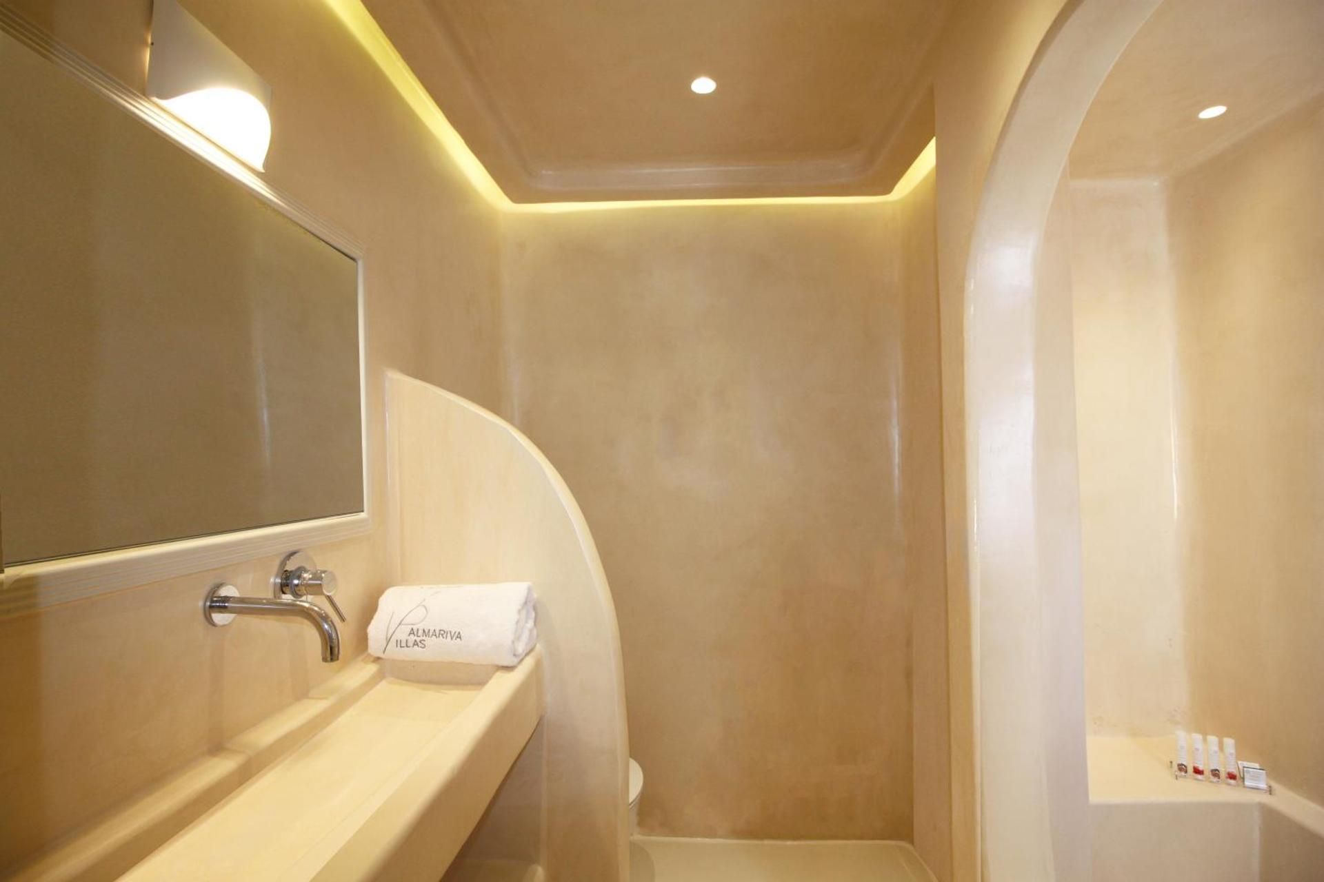 Superior Villa with Hot Tub - Ground Floor