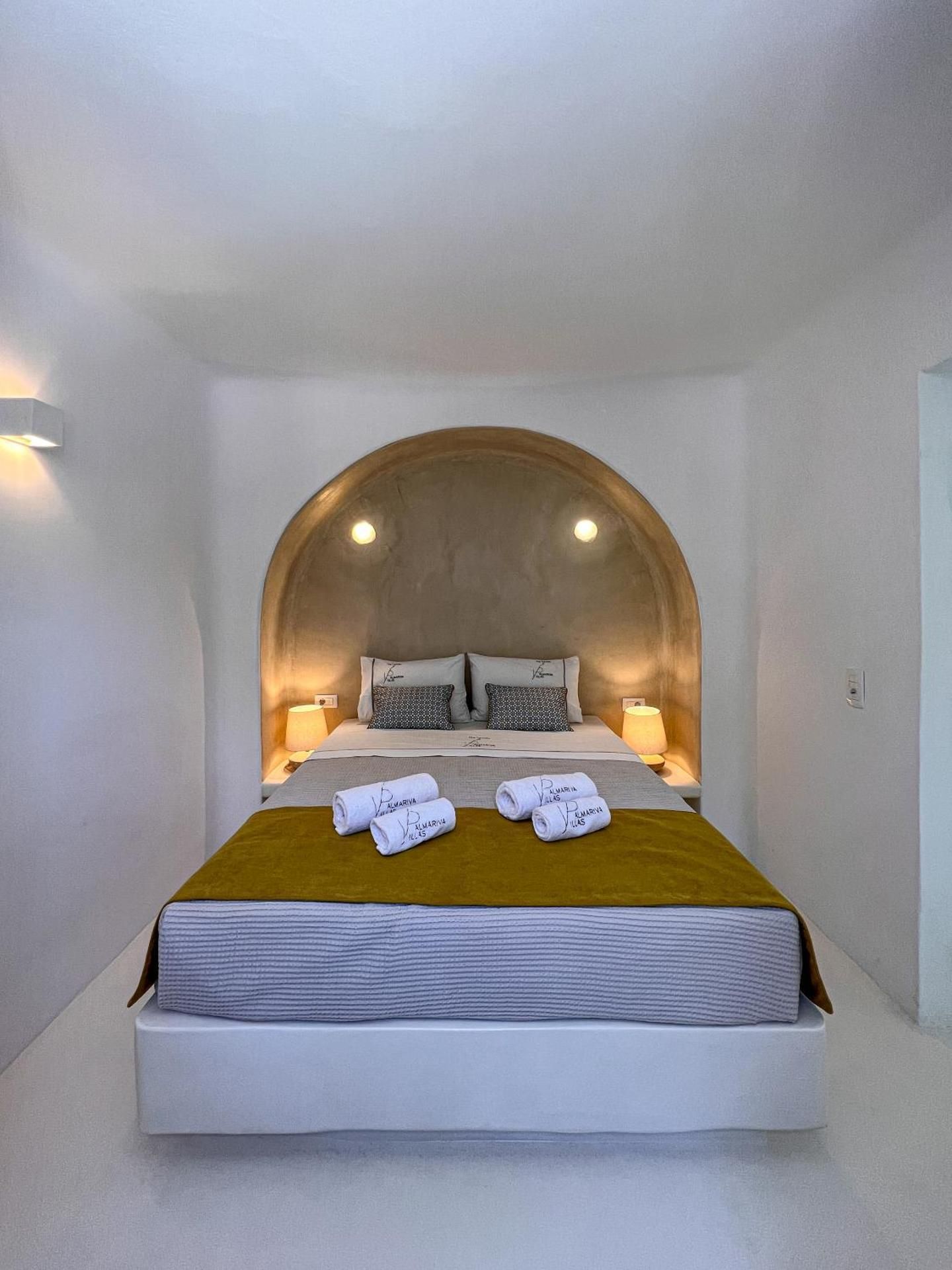 Grand Villa with Private Pool and Hot Tub - Split Level