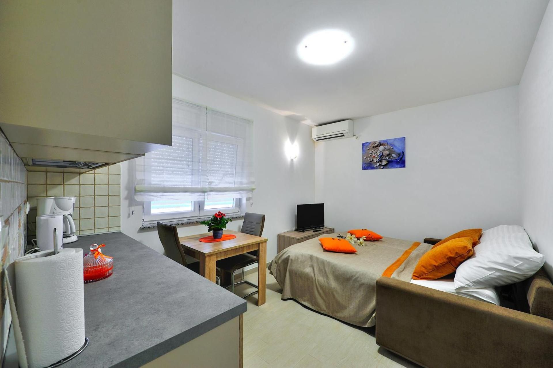 Studio Apartment