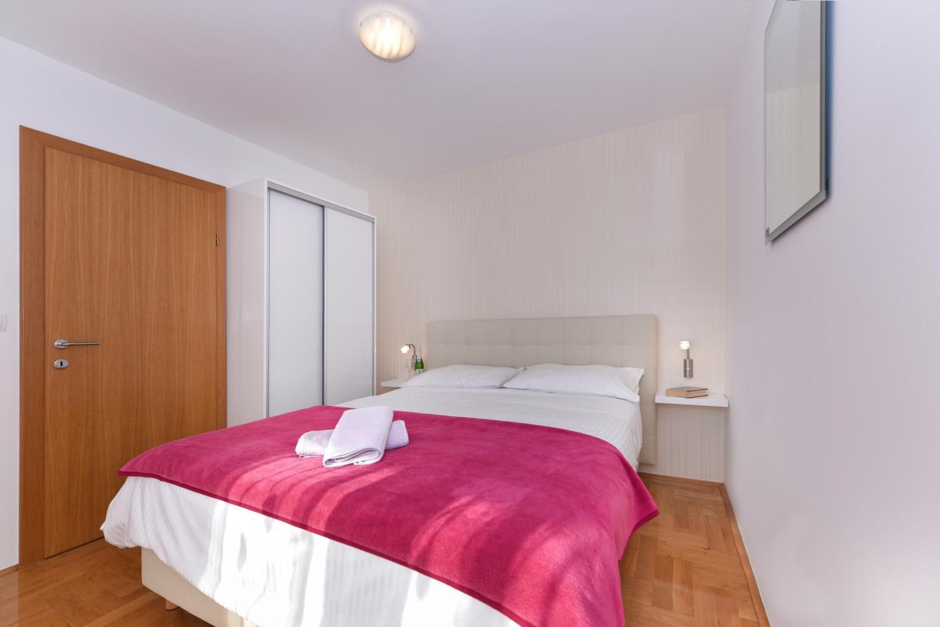 Comfort One-Bedroom Apartment with Balcony