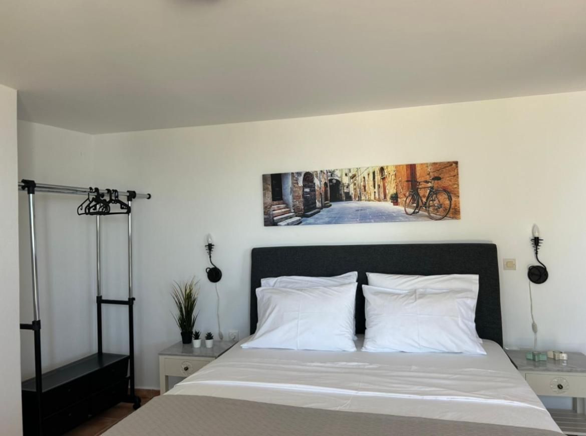 Studio with Sea View - Ground Floor