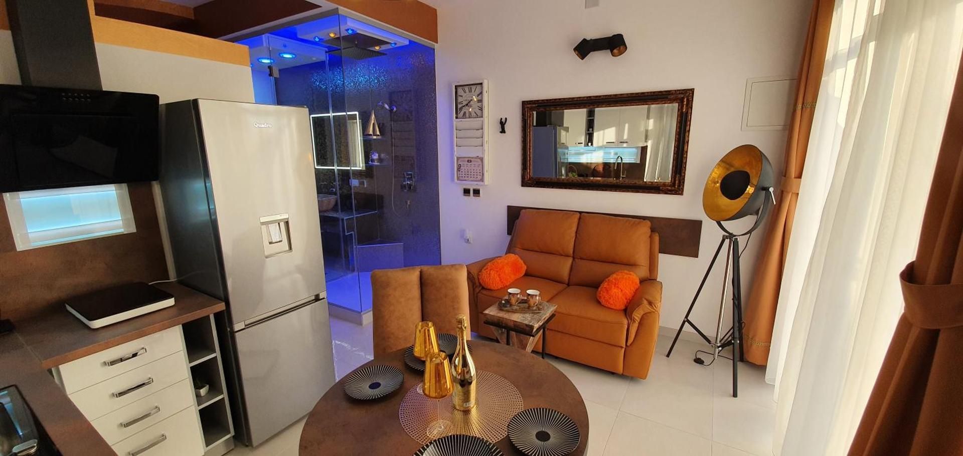 Deluxe Queen Studio 