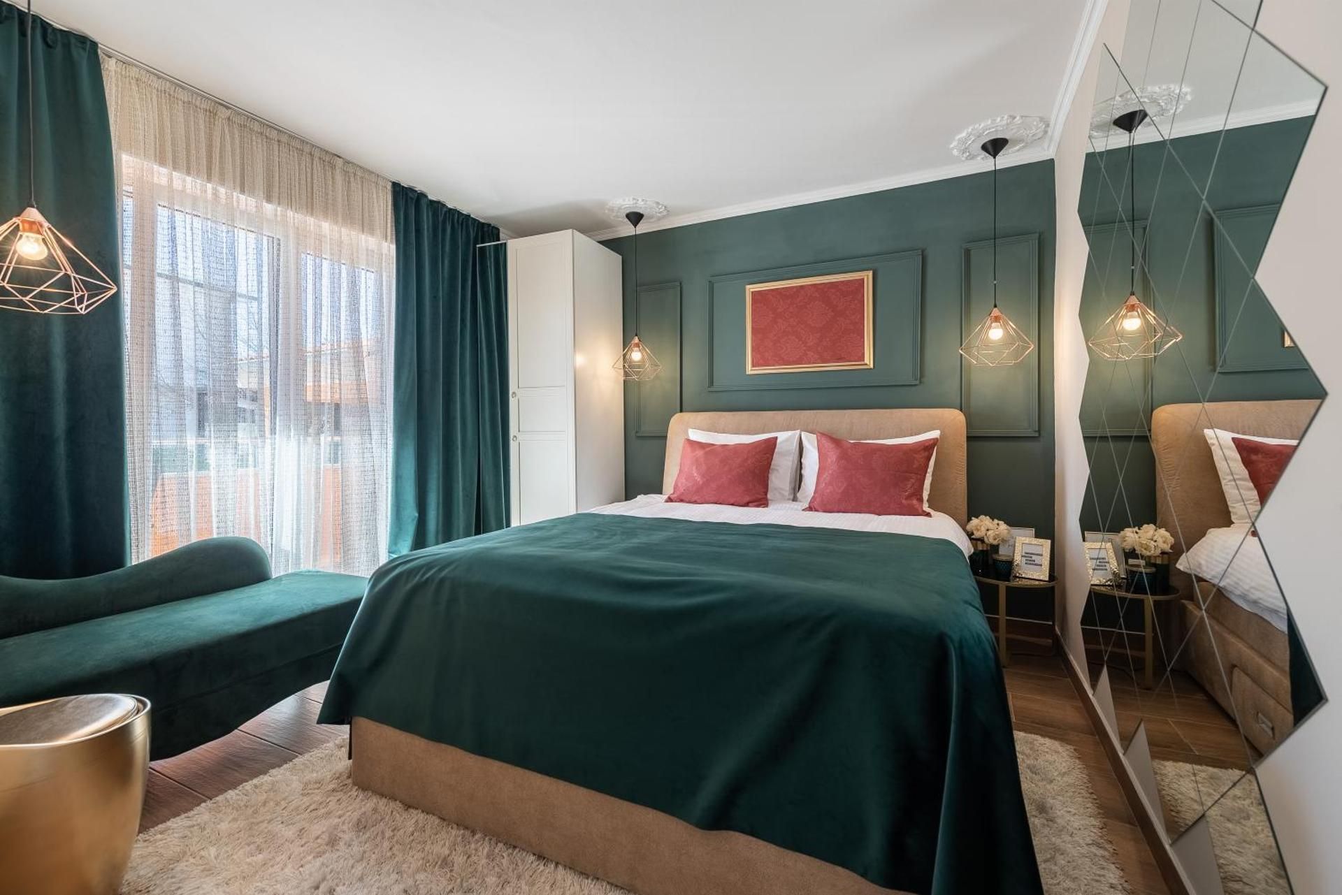 Deluxe Apartment