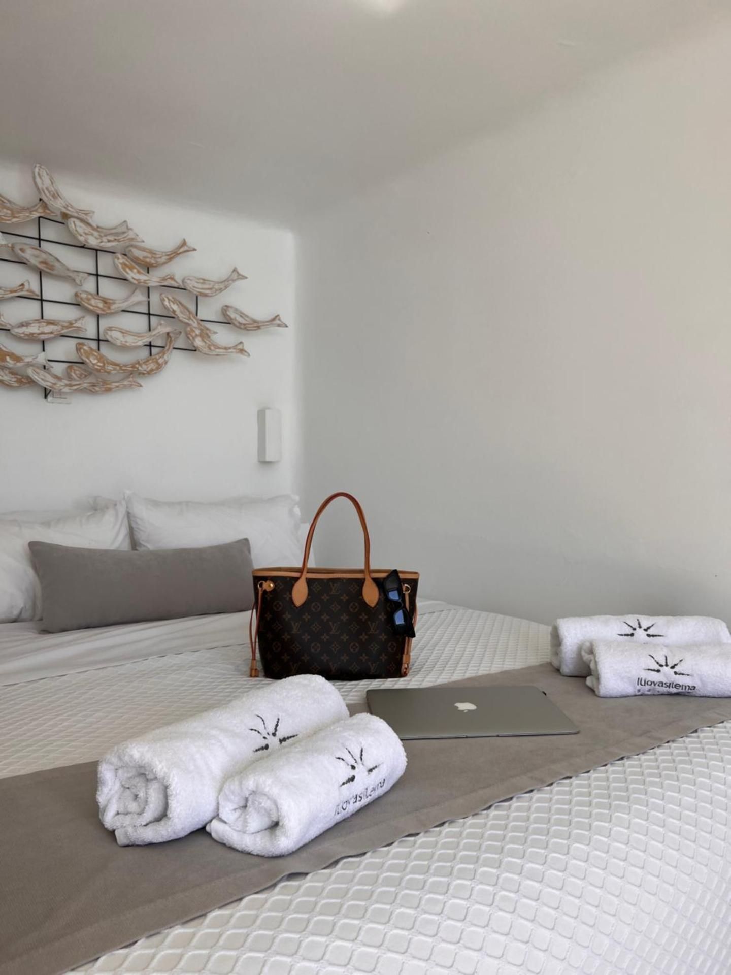 Junior Suite with Hot Tub and Caldera View
