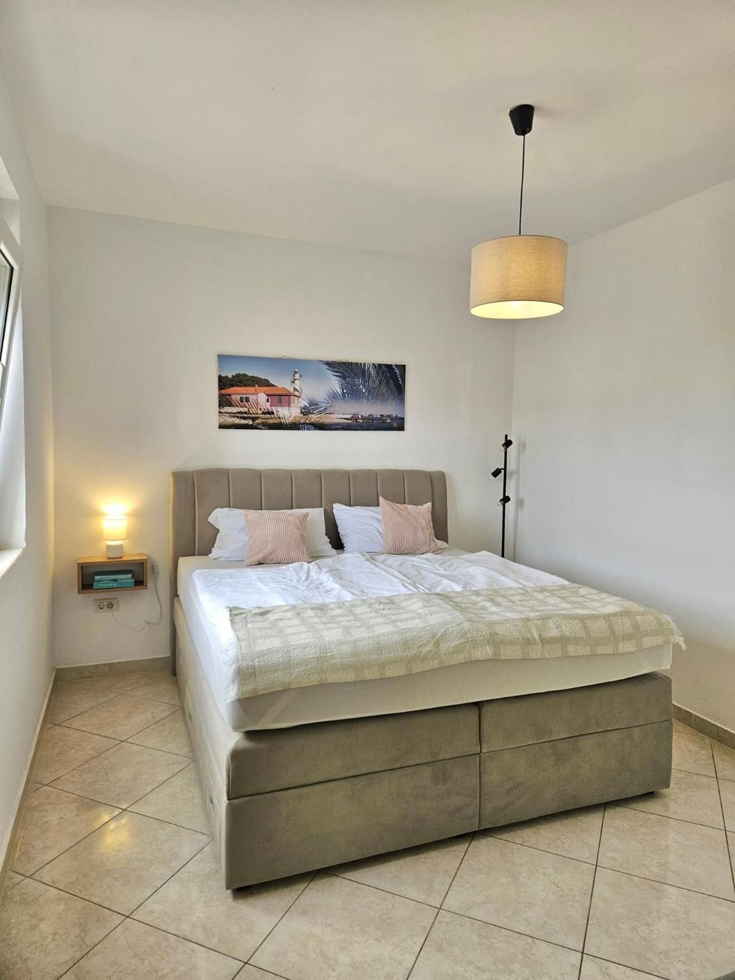 One-Bedroom Apartment with Sea View and Balcony