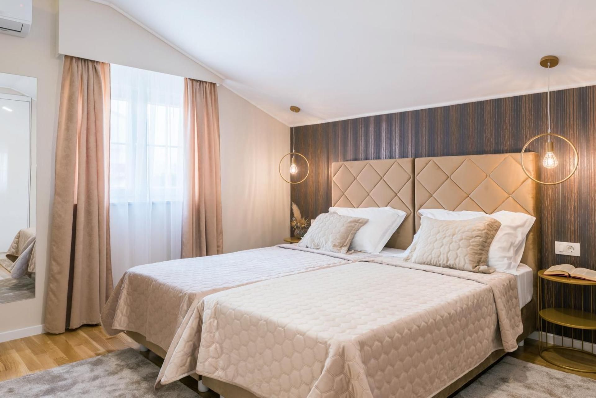 Double or Twin Room with Private Bathroom