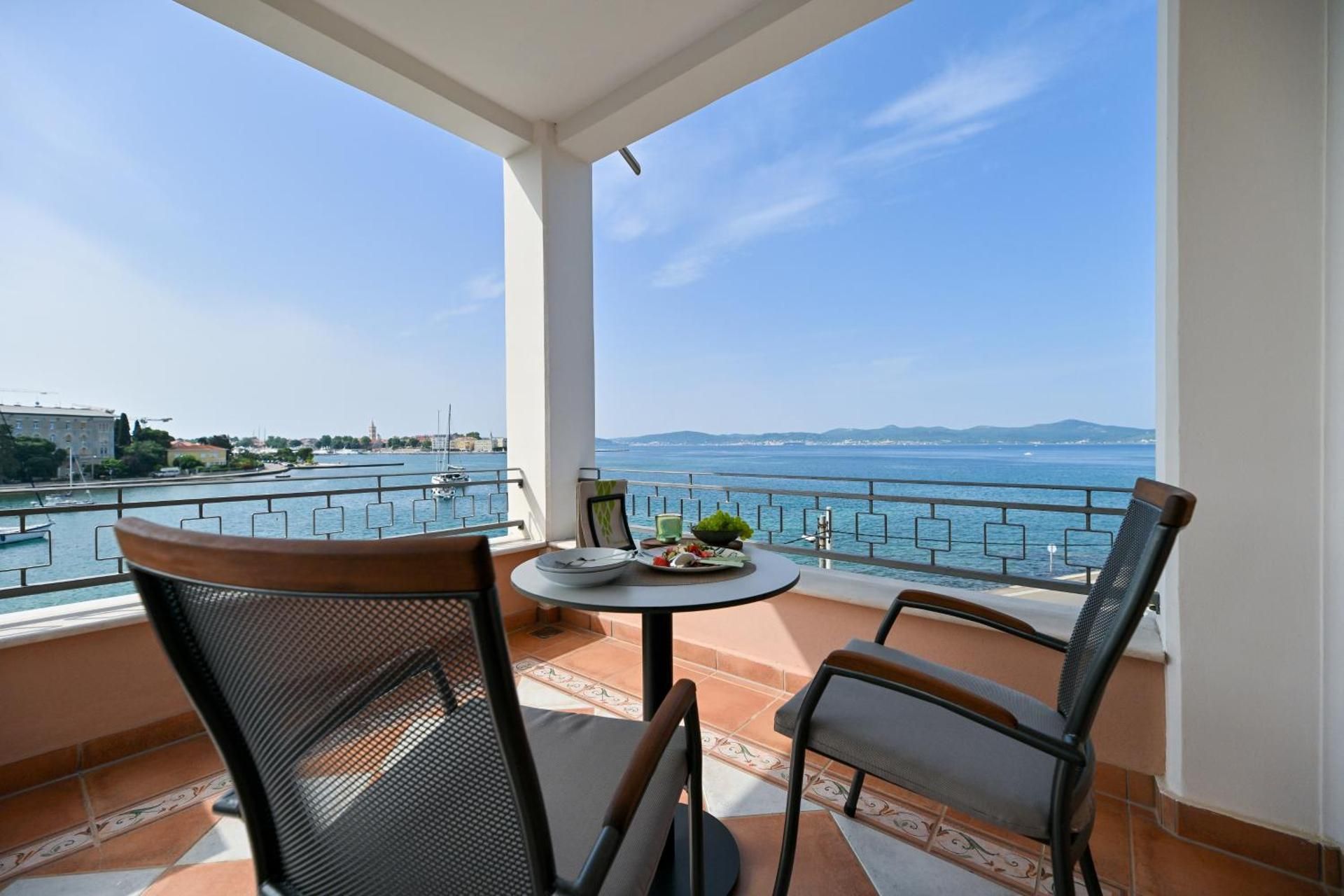 One-Bedroom Apartment with Sea View