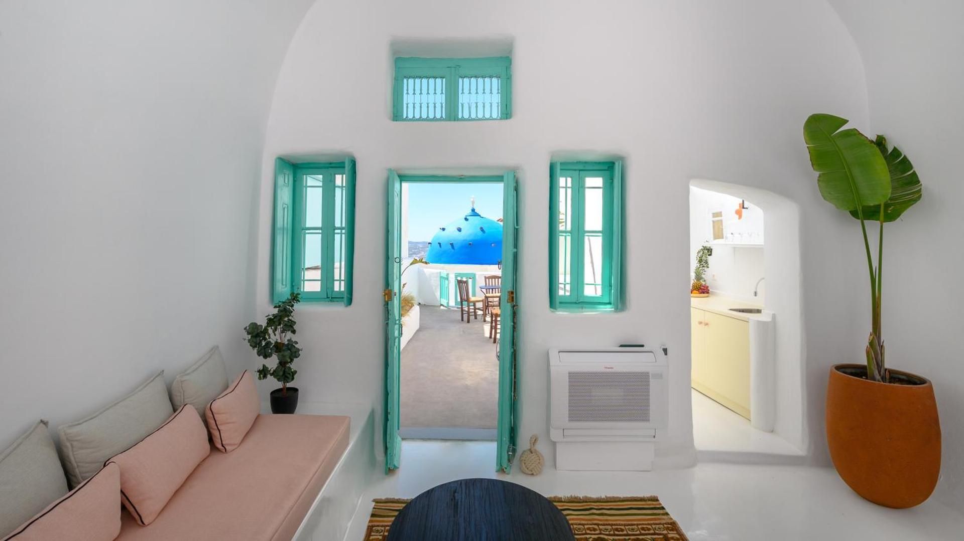 Sophia Privilege - Imerovigli