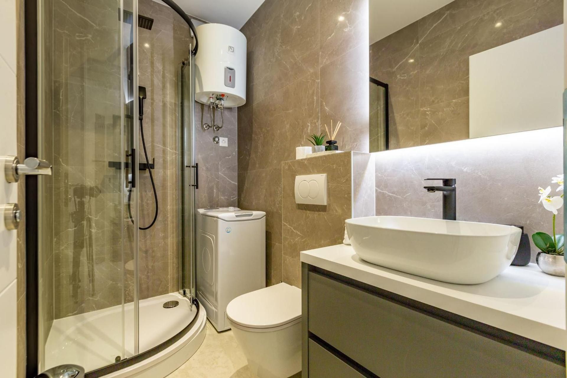 One Bedroom Apartment