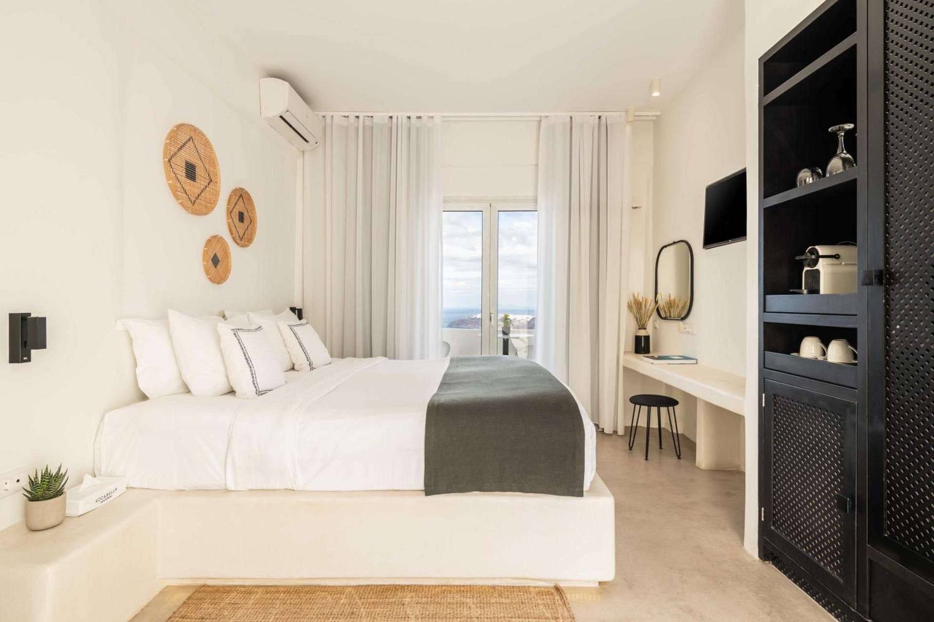 Superior Room with Caldera View