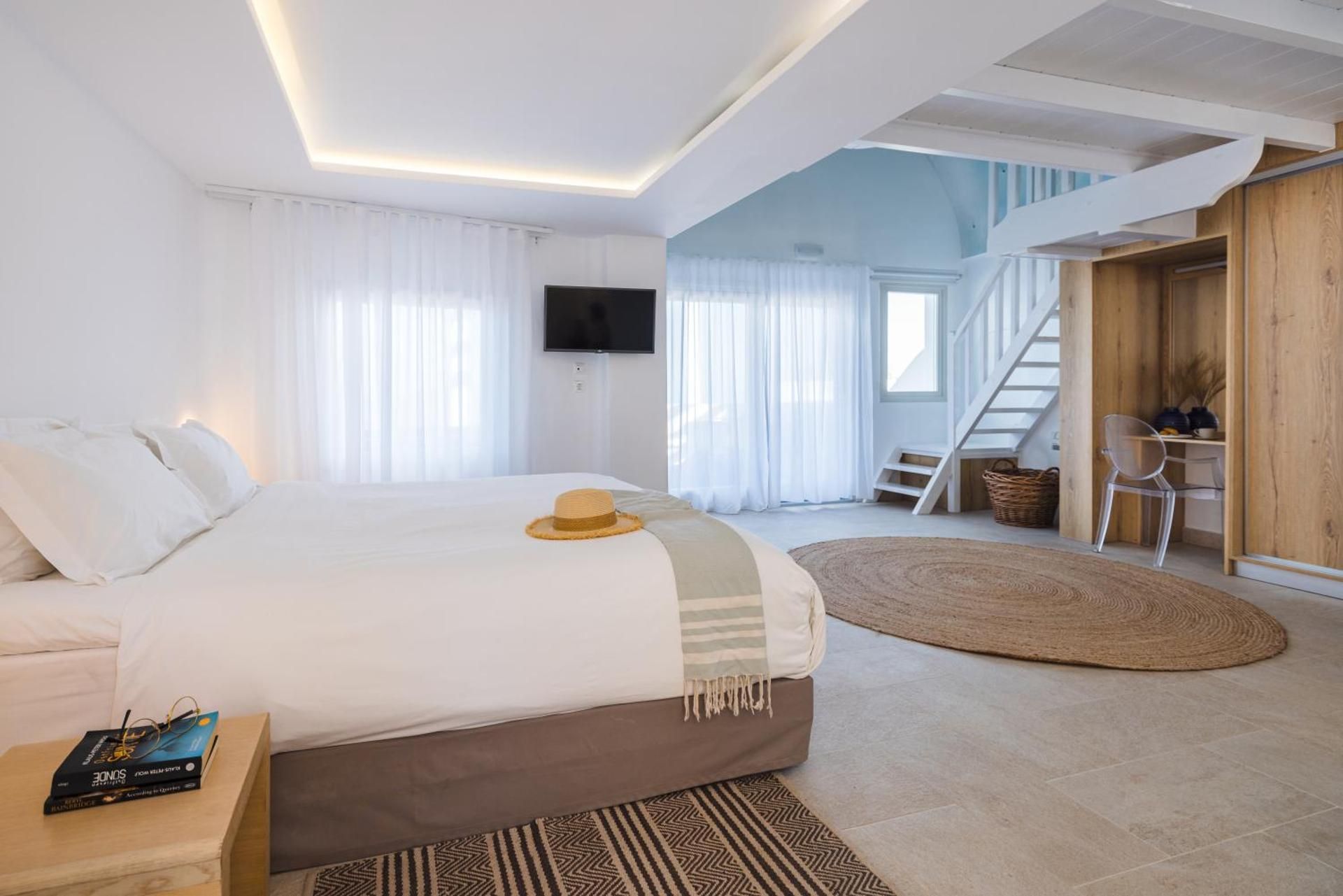 Rocabella Quadruple Suite Caldera View with Outdoor Mini Plunge Pool