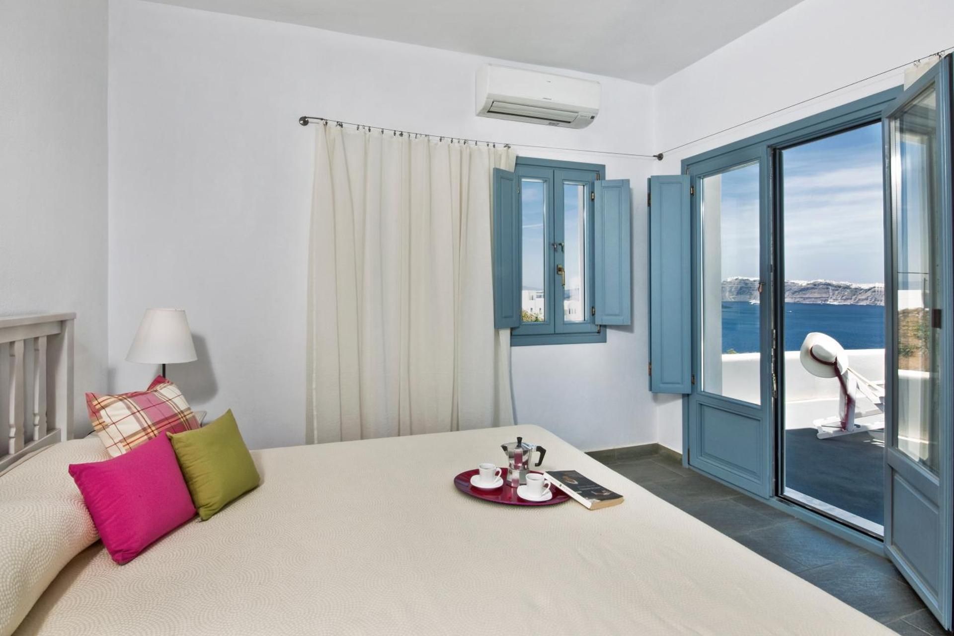 Two Bedroom Apartment Partially Caldera View (4 guests)