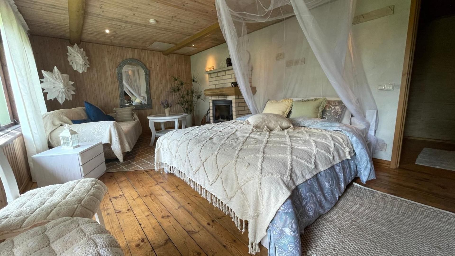 Double Room with Private Bathroom