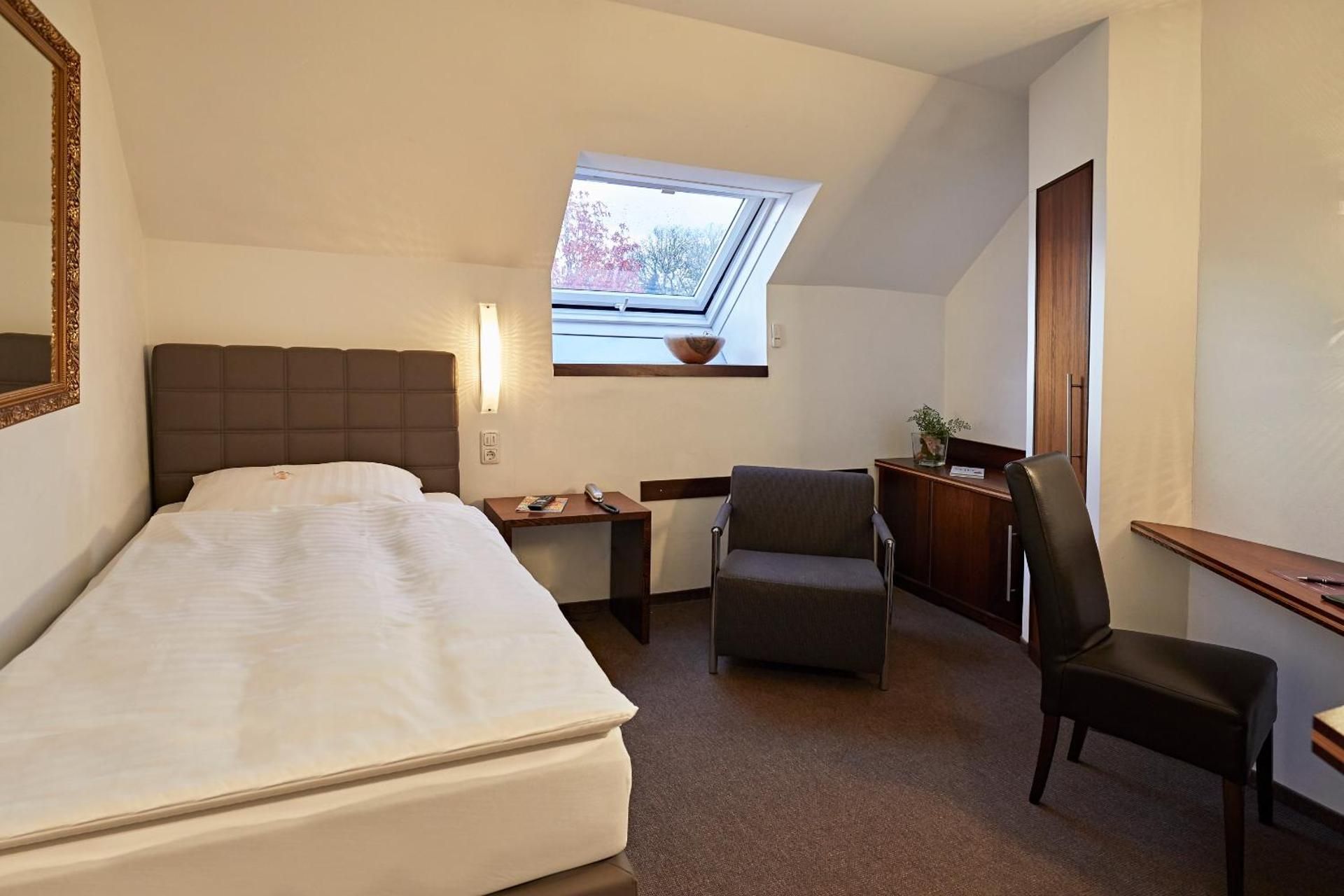 Standard Single Room