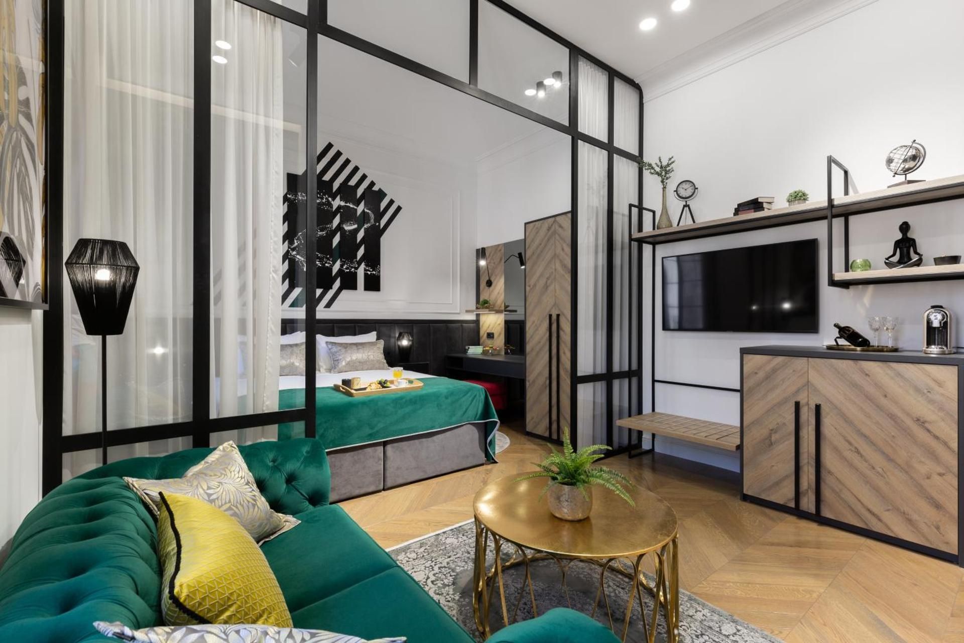 Deluxe Suite