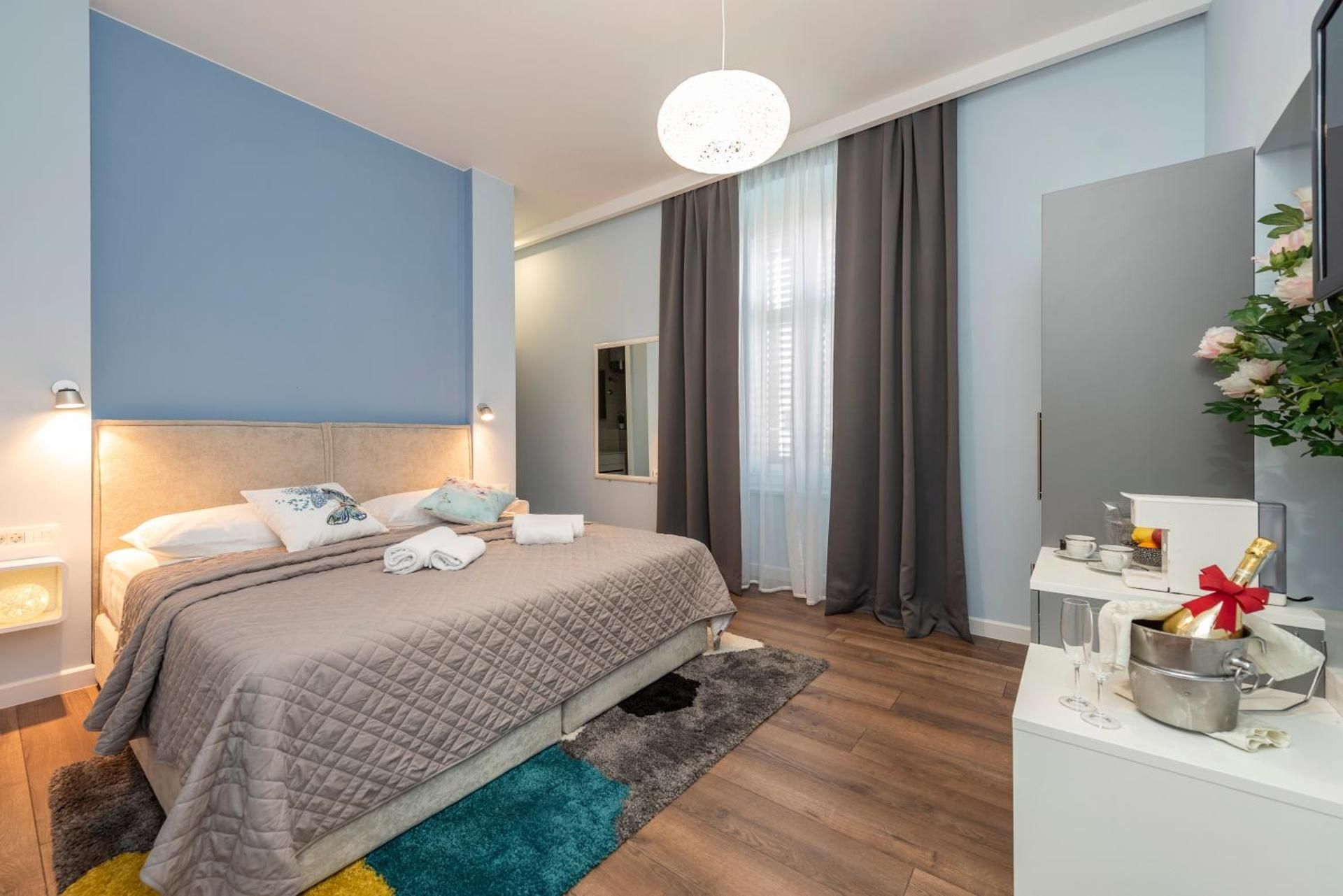 King Room