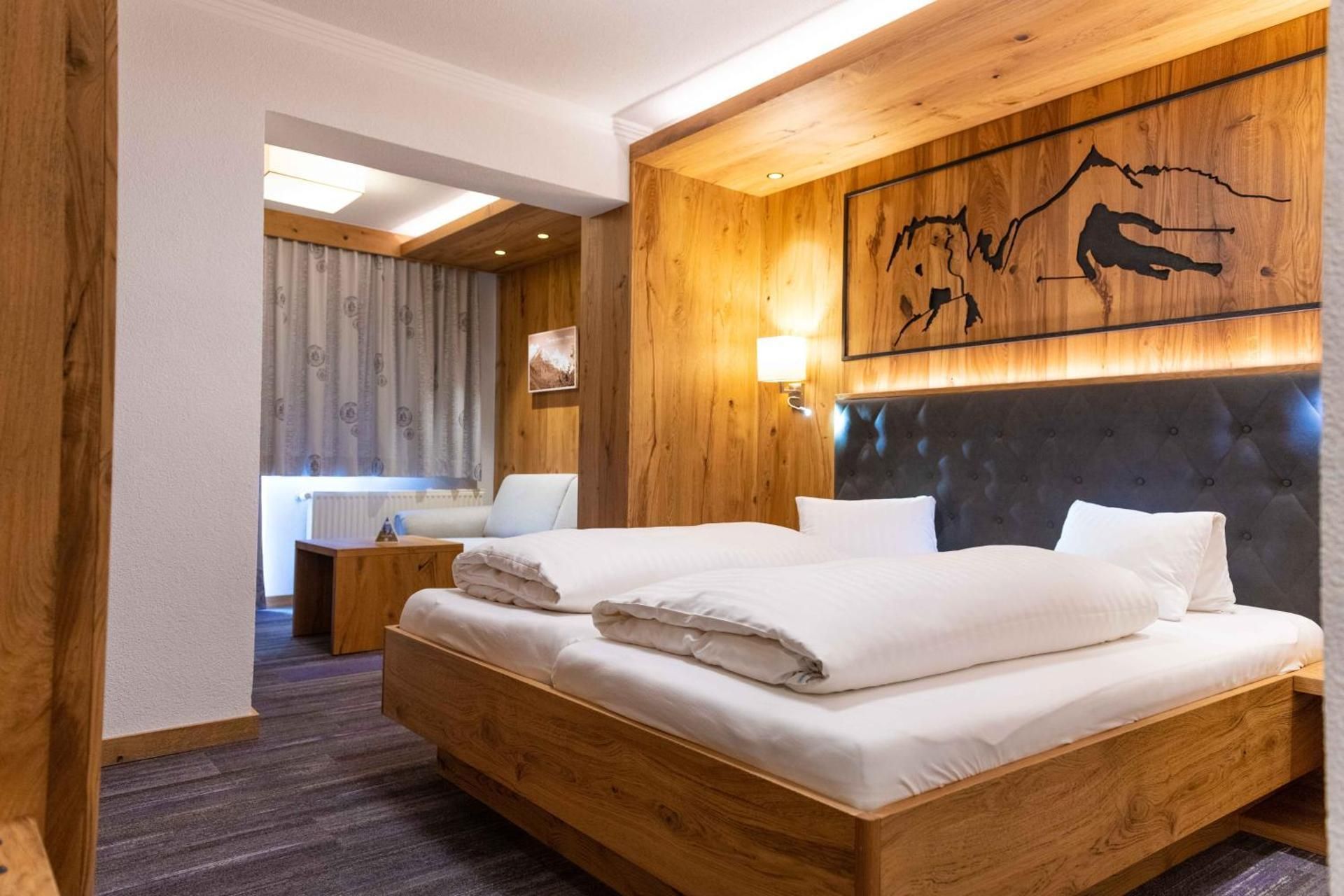 Deluxe Double Room (2 Adults + 1 Child)