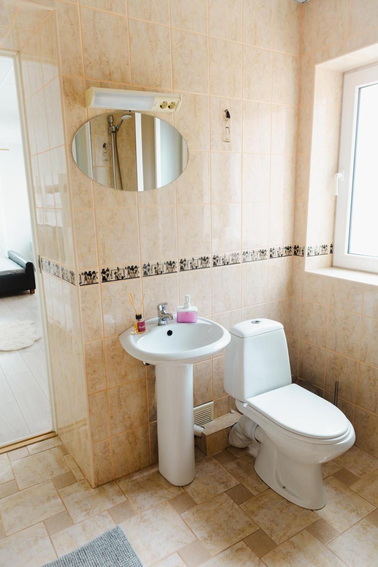 4 Standard Double Room with Private Bathroom