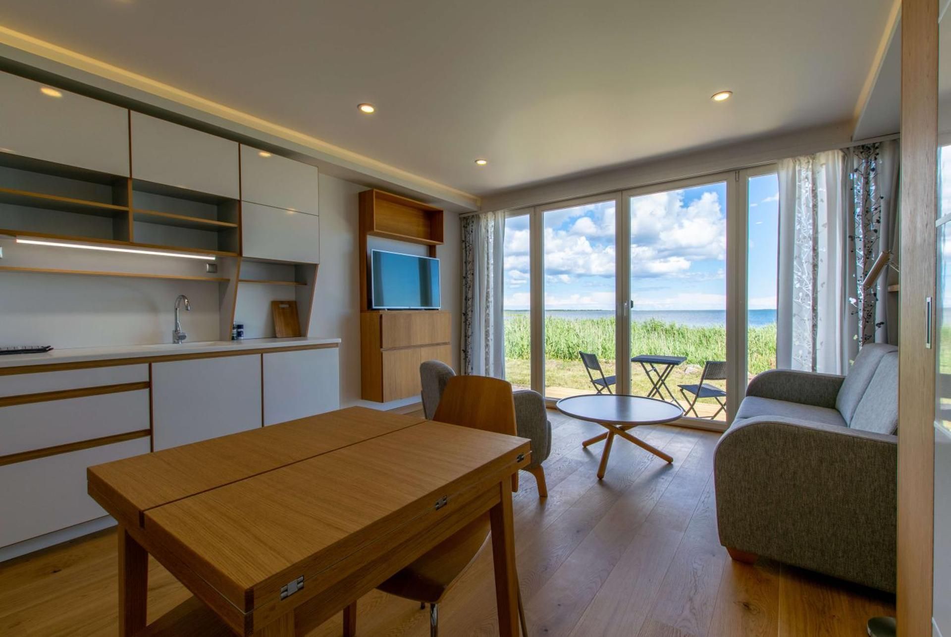 Deluxe Apartment with Sea View
