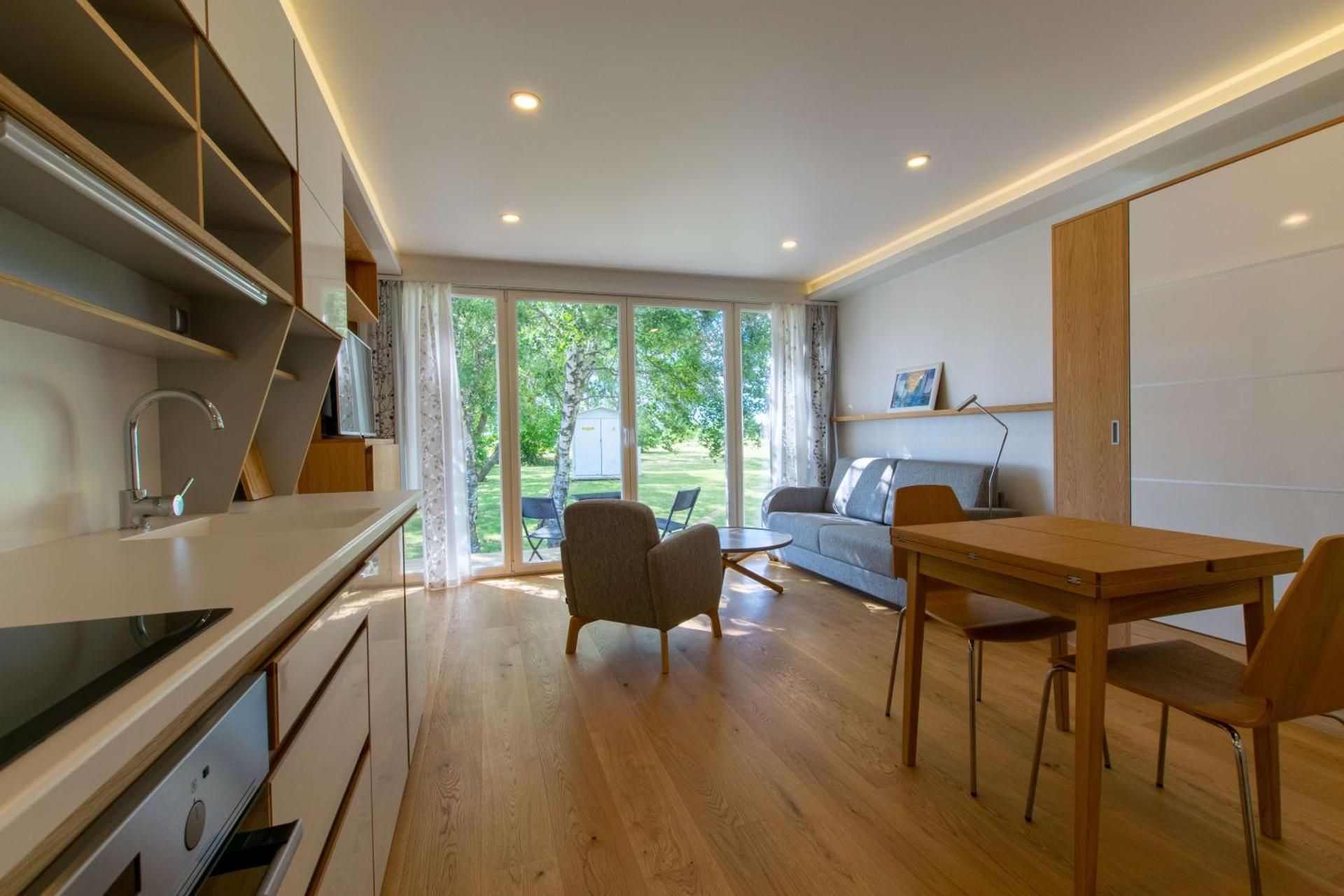 Apartment with Garden View