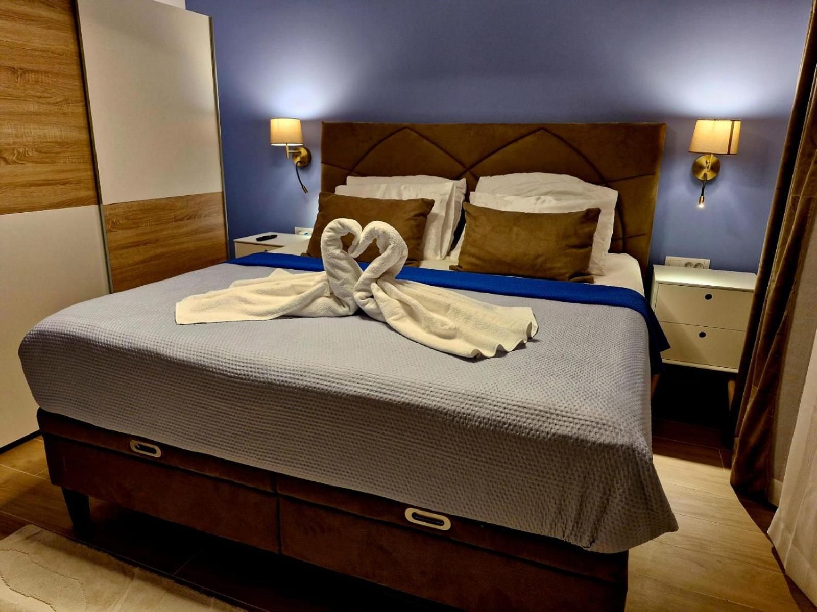 Deluxe Suite with Spa Bath