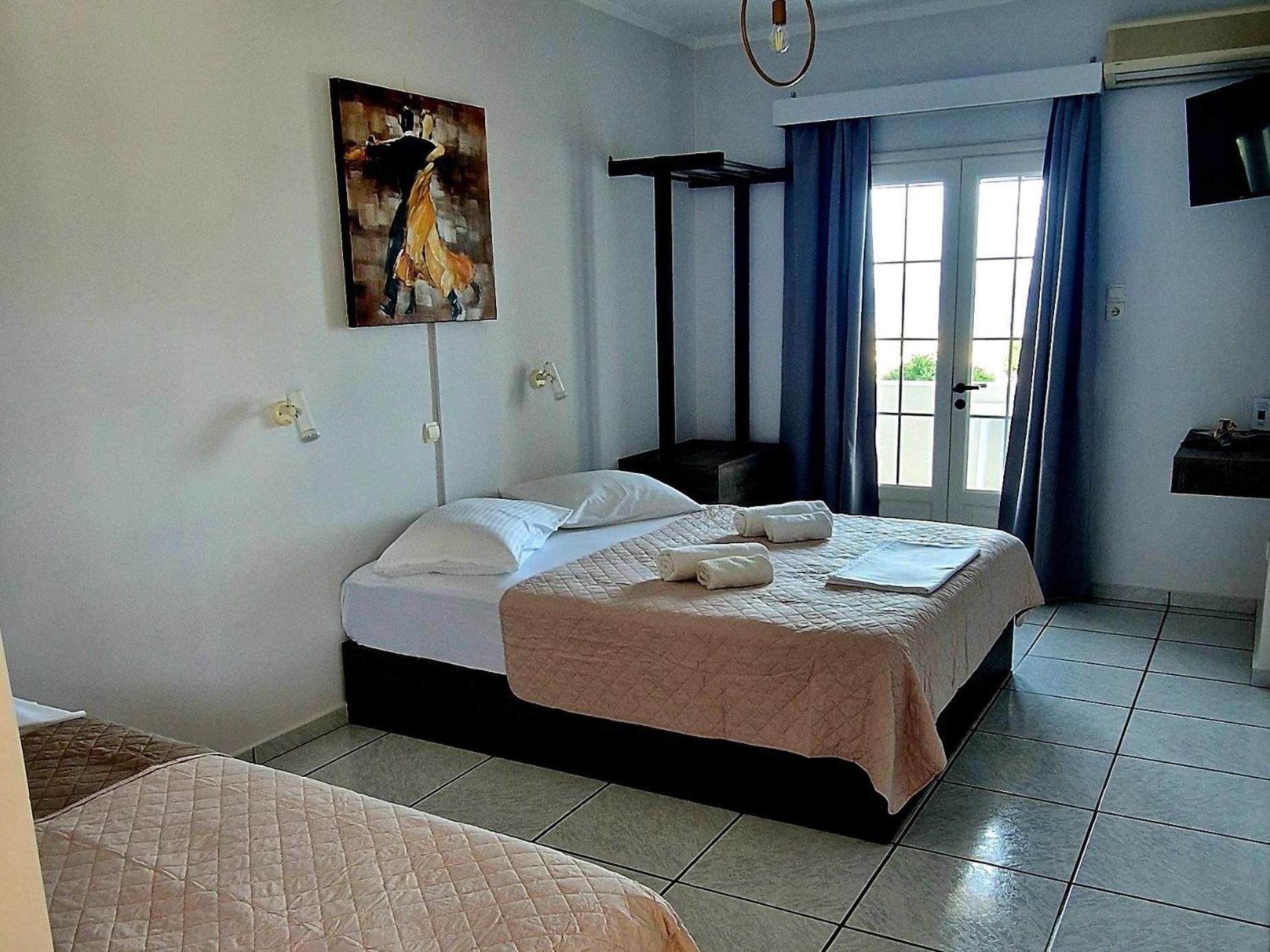 Studio with Sea View (3 Adults)