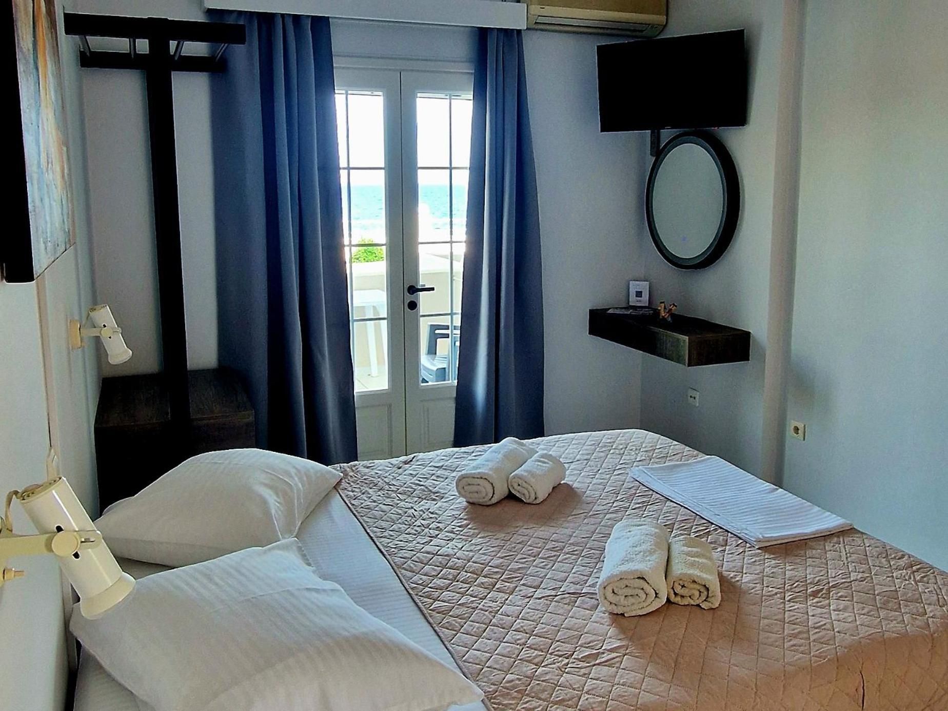 Studio with Sea View (3 Adults)