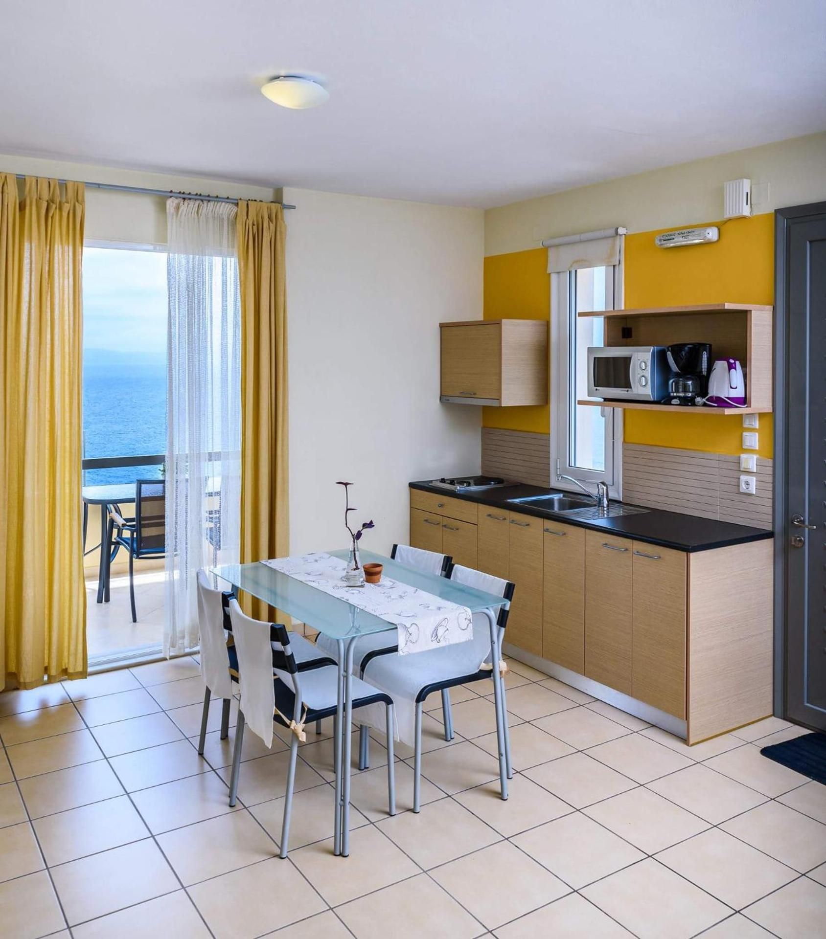 Studio (2 Adults)