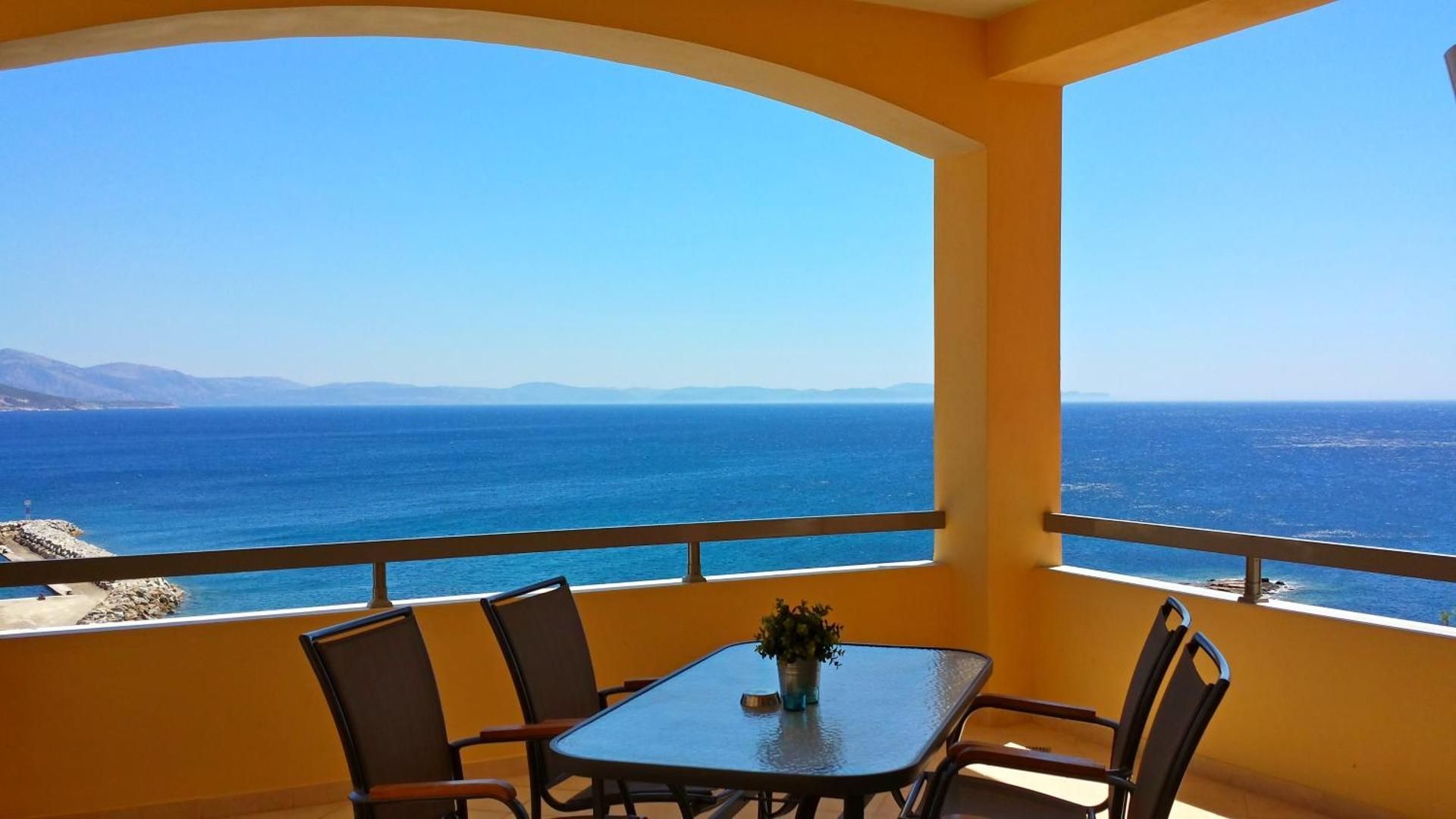 Deluxe One-Bedroom Apartment with Sea View (2 Adults)