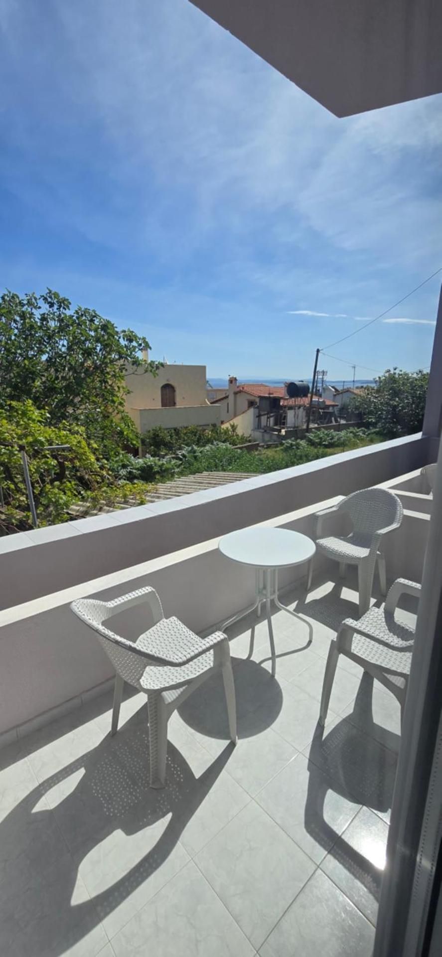 Deluxe Double Room with Side Sea View