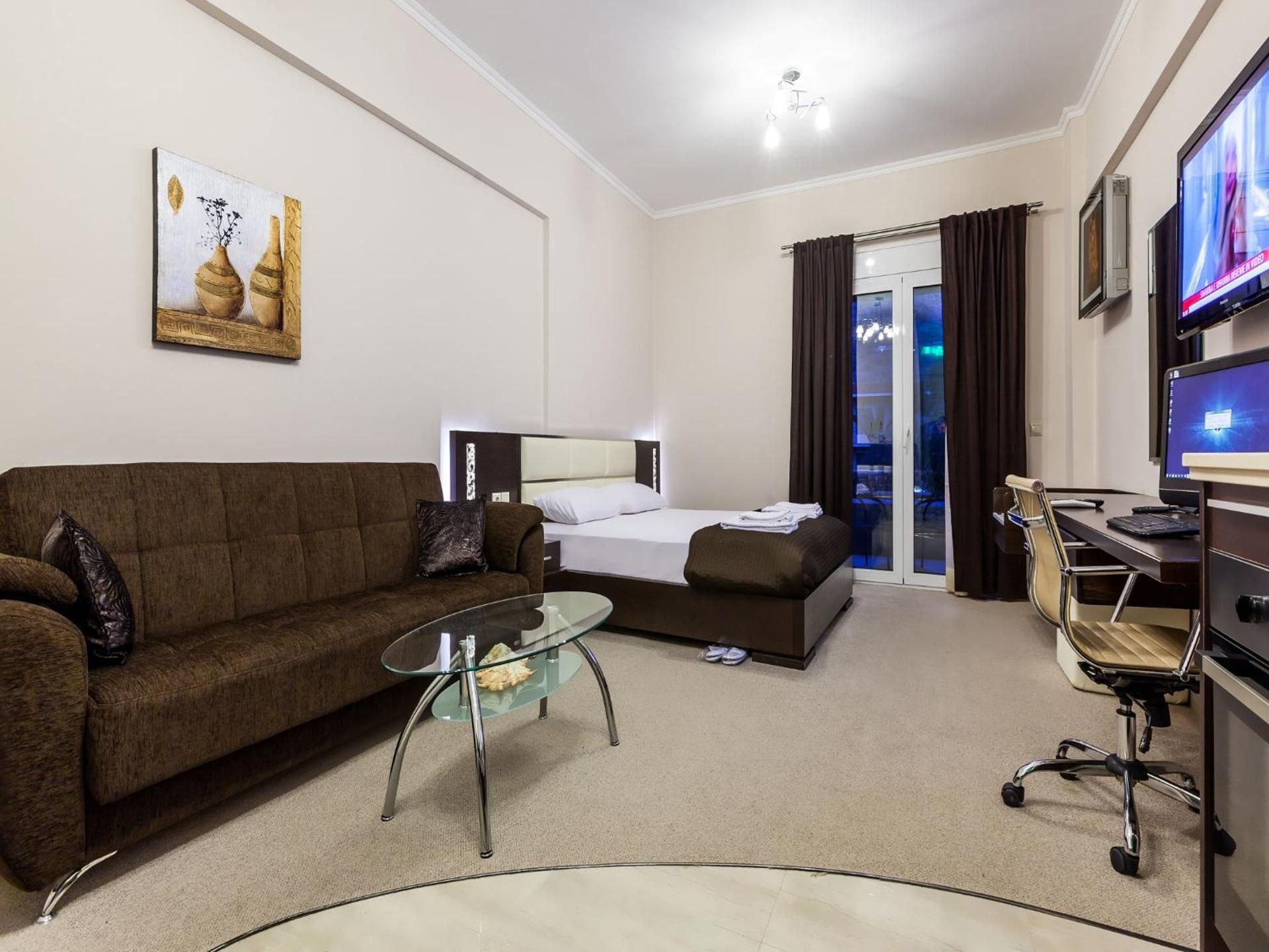Deluxe Apartment with Hot Tub