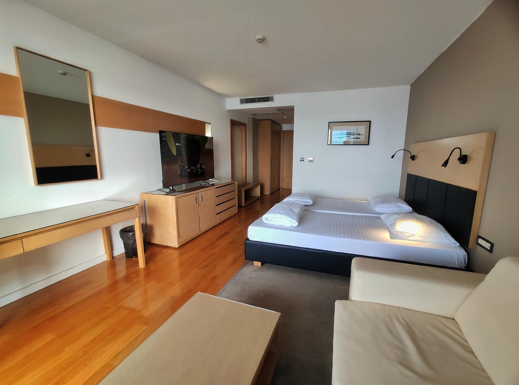 Deluxe Sea View Double or Twin Room