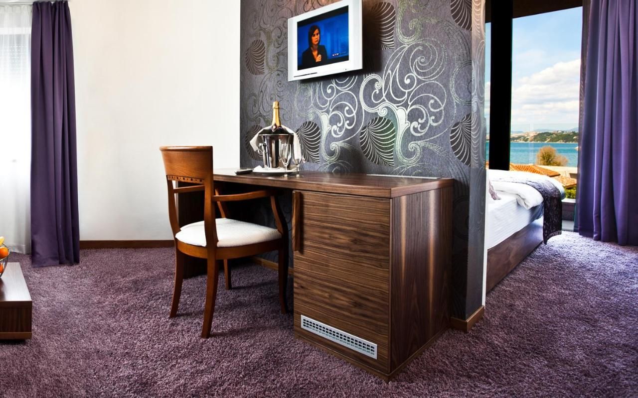 Classic Quadruple Room