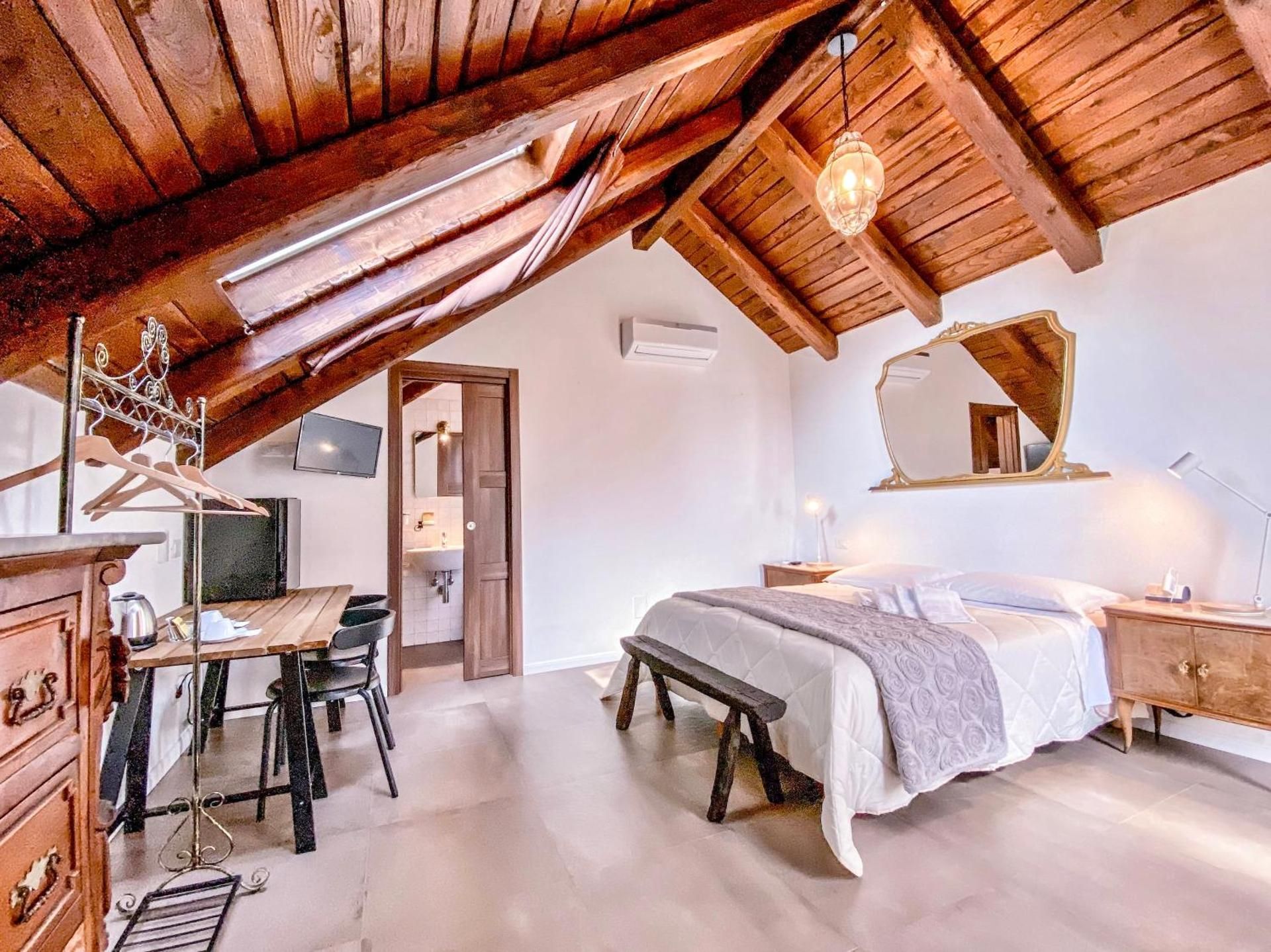 Deluxe Double or Twin Room with Garden View